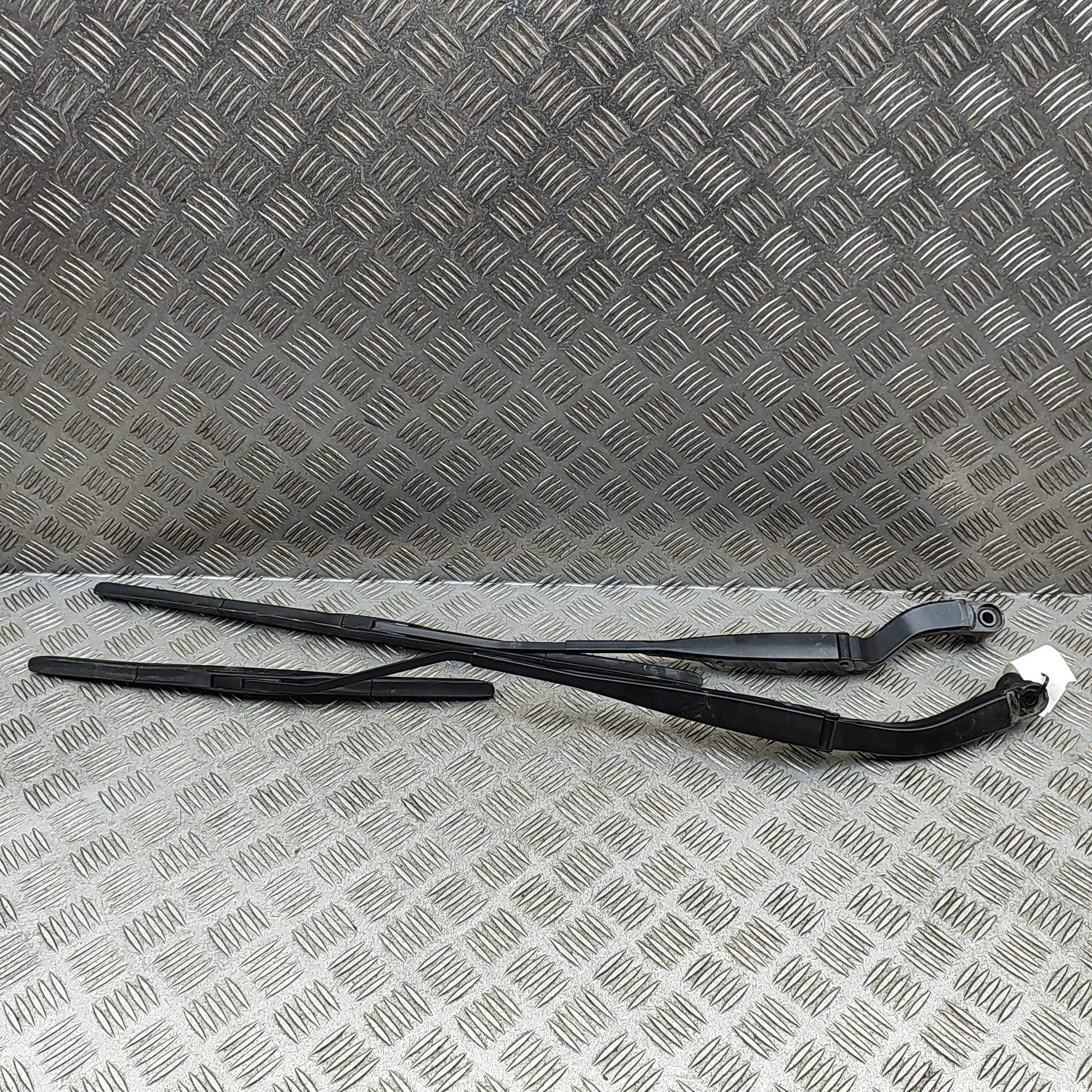 Isuzu  D-Max Front Wiper Arms Front Wiper Arms — ISUZU D-MAX (II TFR, TFS) (2...
