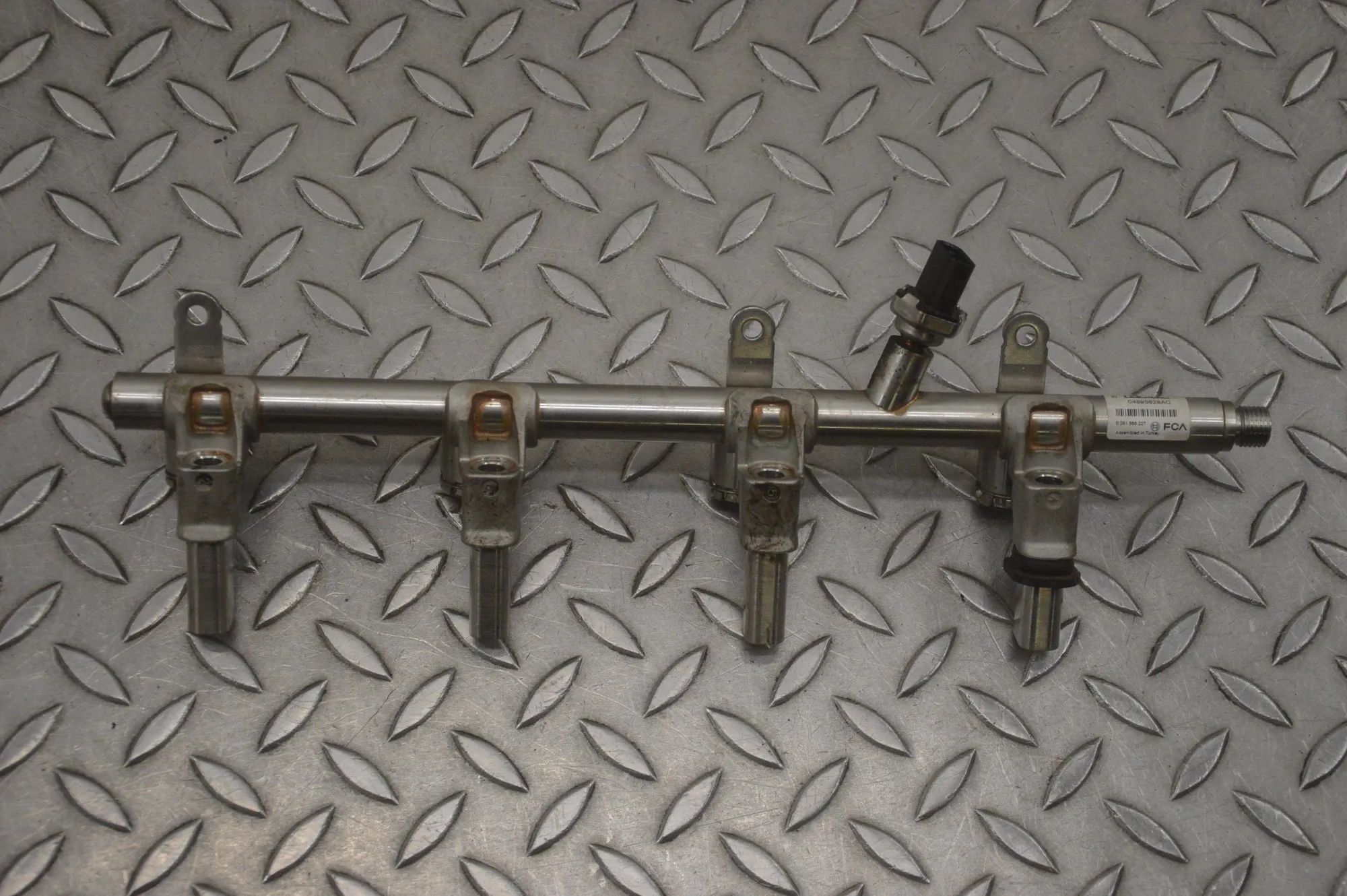 Alfa-Romeo Giulia (952) Fuel Rail Fuel rail — ALFA ROMEO GIULIA (952_) (2015-...)...