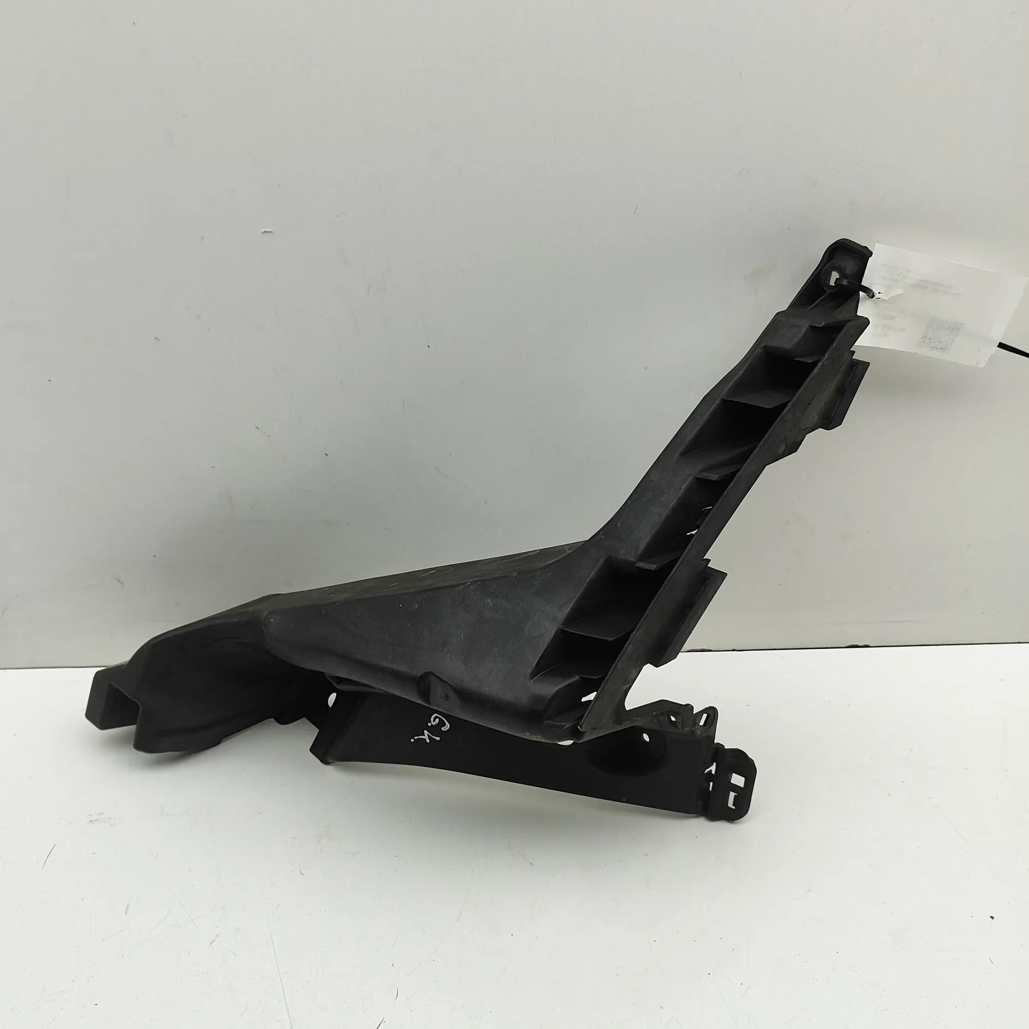 Porsche Macan (XAB) Rear Left Bumper Bracket Rear Left Bumper Bracket — PORSCHE MACAN (XAB) ...