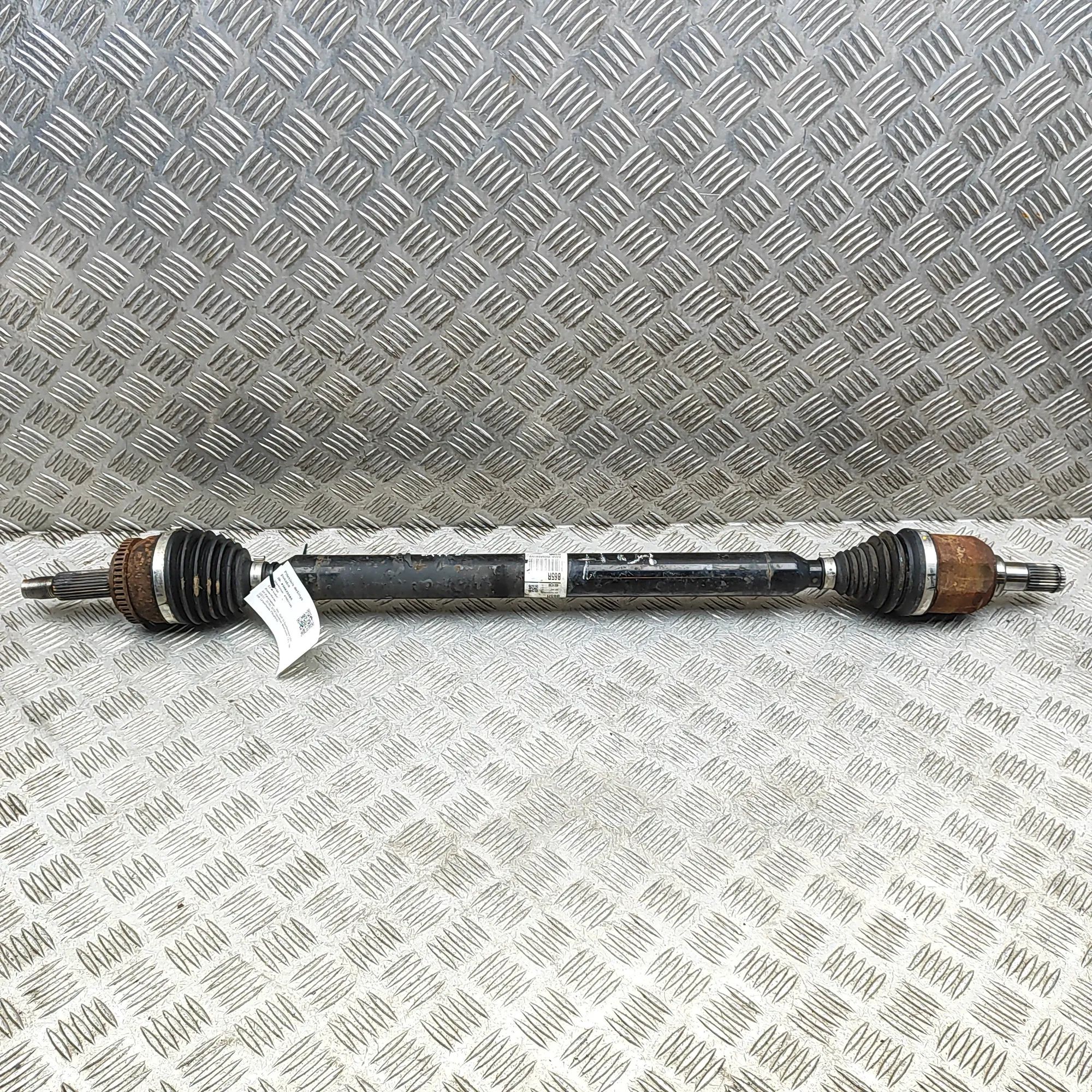 Kia Ceed (CD) Front Right Driveshaft Front Right Driveshaft — KIA CEE`D (Sportswagon...