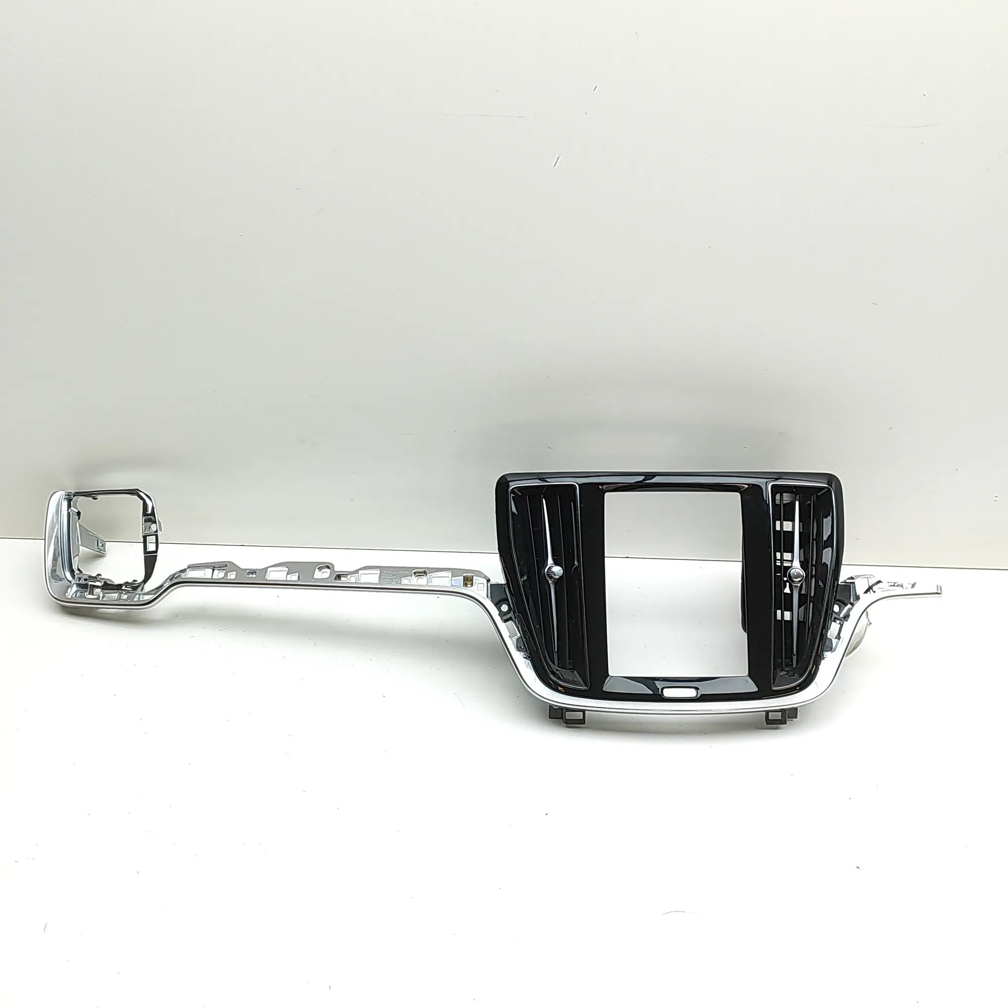 Volvo V60 Dashboard Trim Dashboard trim — VOLVO V60 (II 225, 227) (2018-...