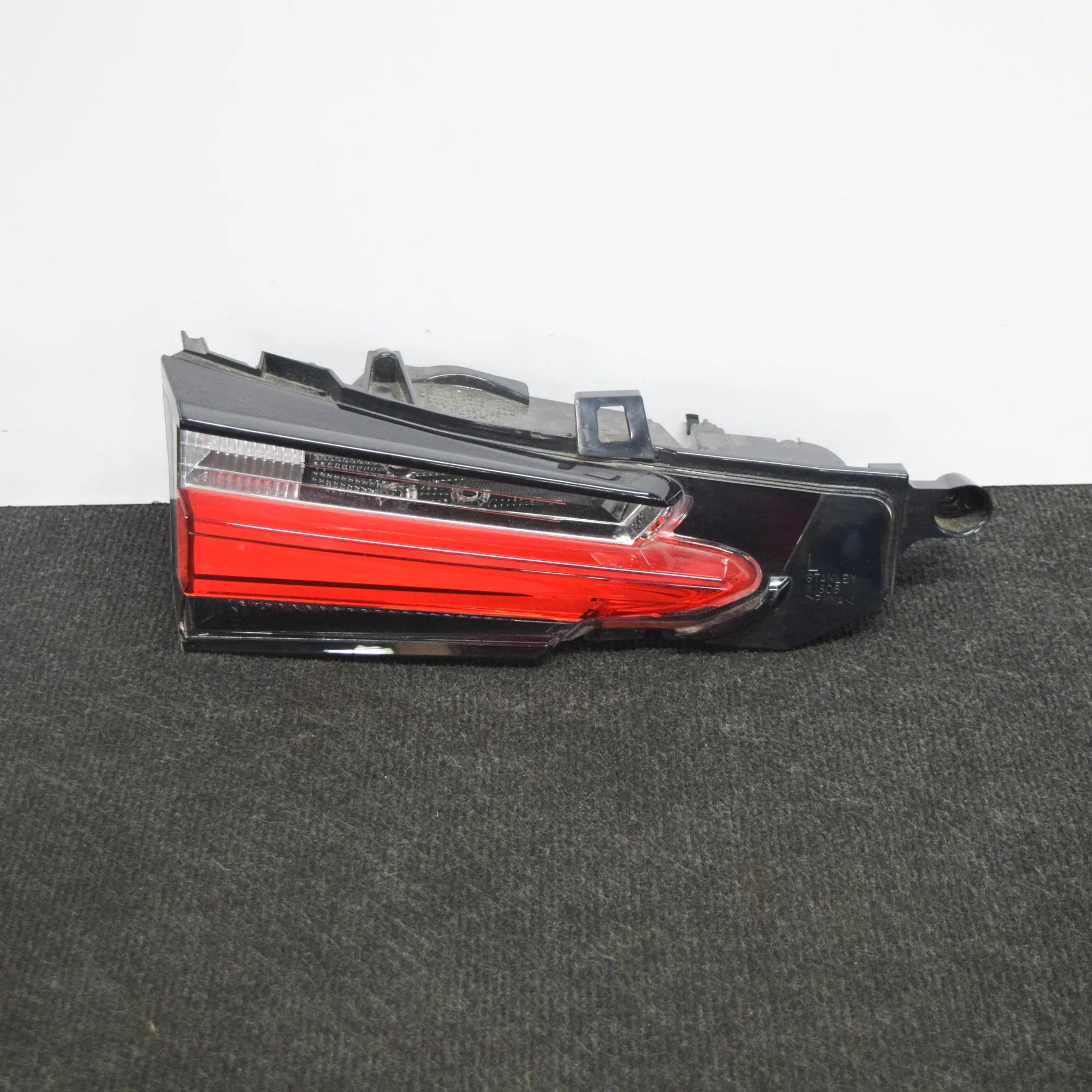 Lexus NX Left Side Tailgate Tail Light Left Side Tailgate Tail Light — LEXUS NX (_Z1_)...