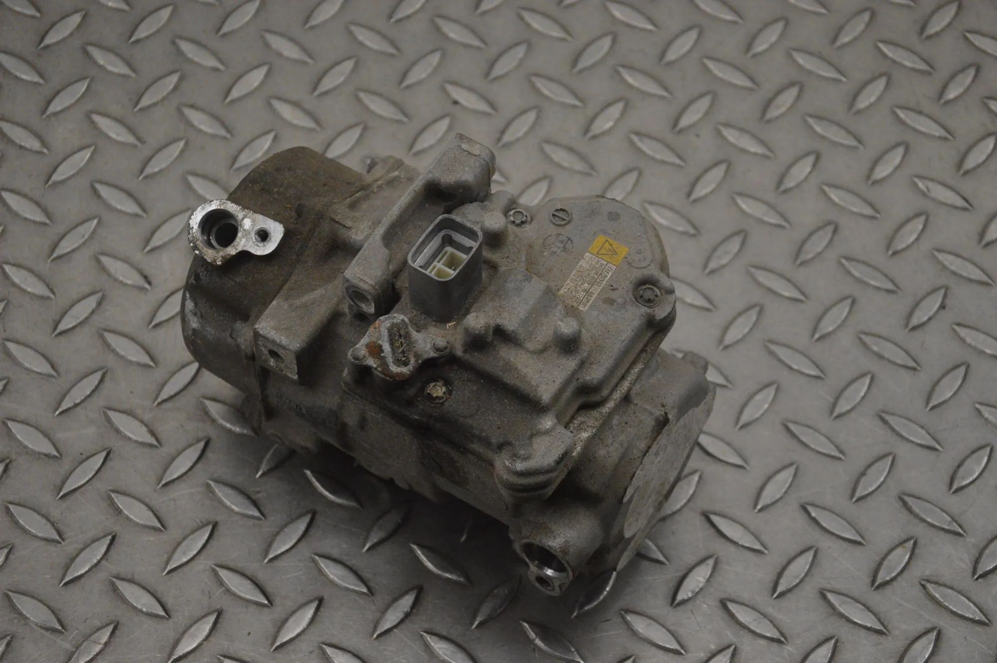 Lexus NX Air-conditioning compressor Air-conditioning compressor — LEXUS NX (_Z1_) (...