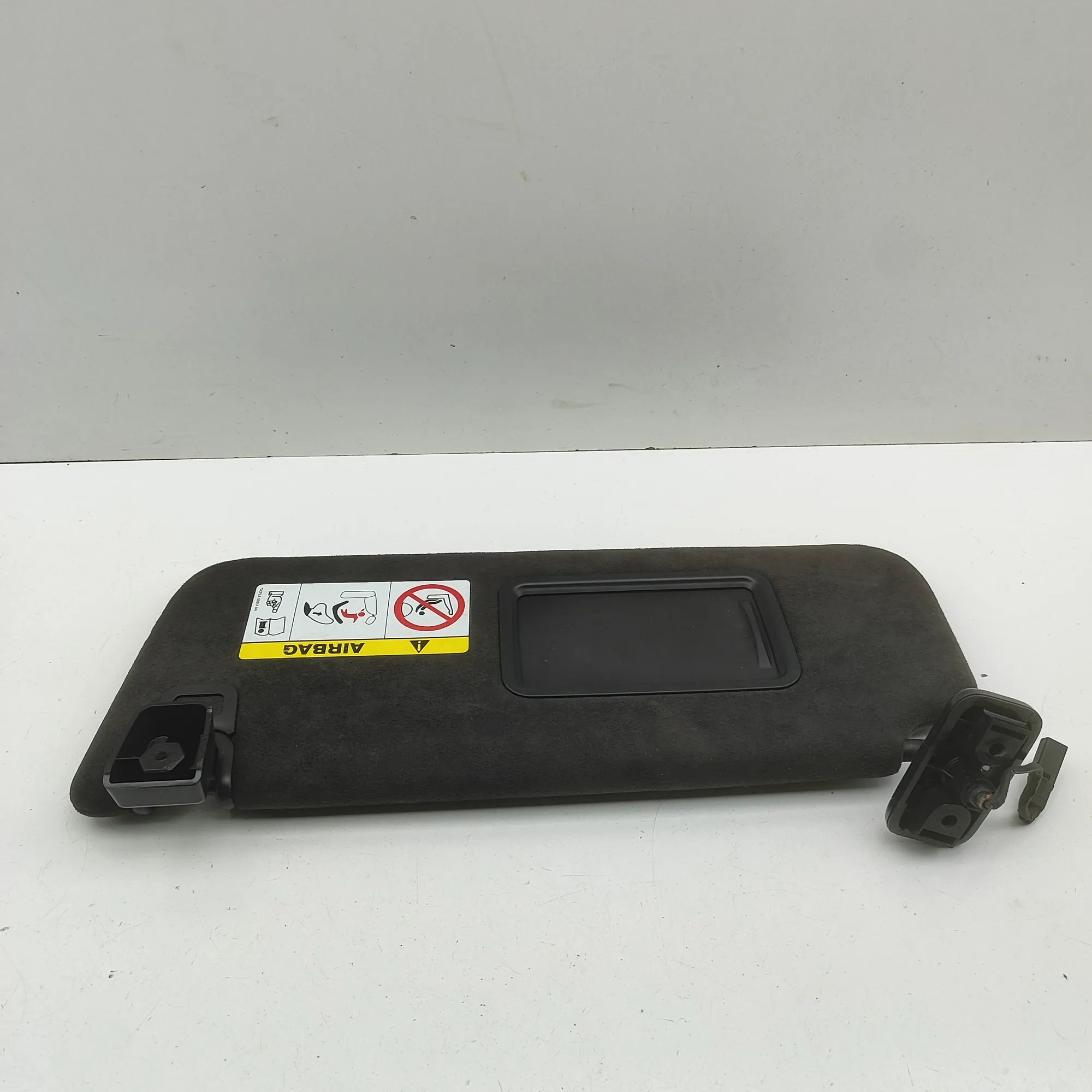 Land Rover Range Rover Sport (L494) Left Side Sun Visor Left Side Sun Visor — LAND ROVER RANGE ROVER SP...
