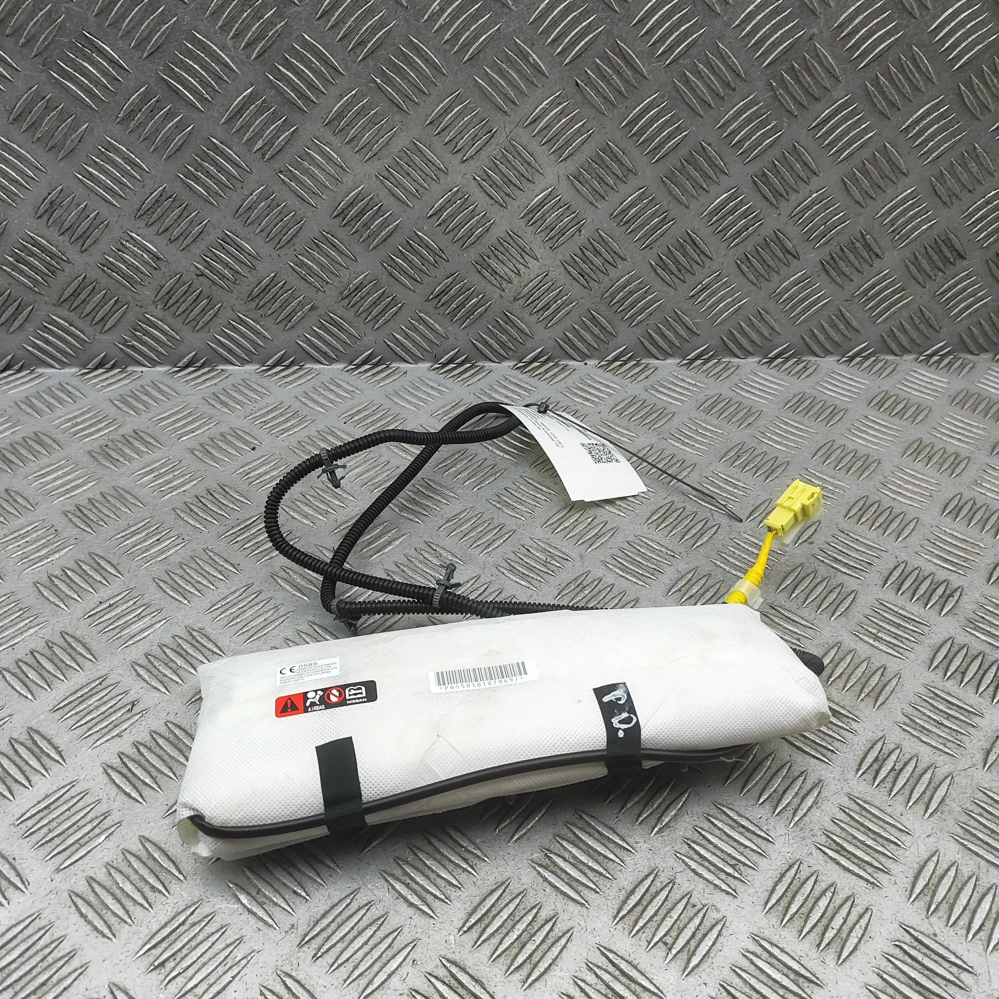 Nissan Leaf Seat airbag (SRS) — front right Seat airbag (SRS) — front right — NISSAN LEAF (...