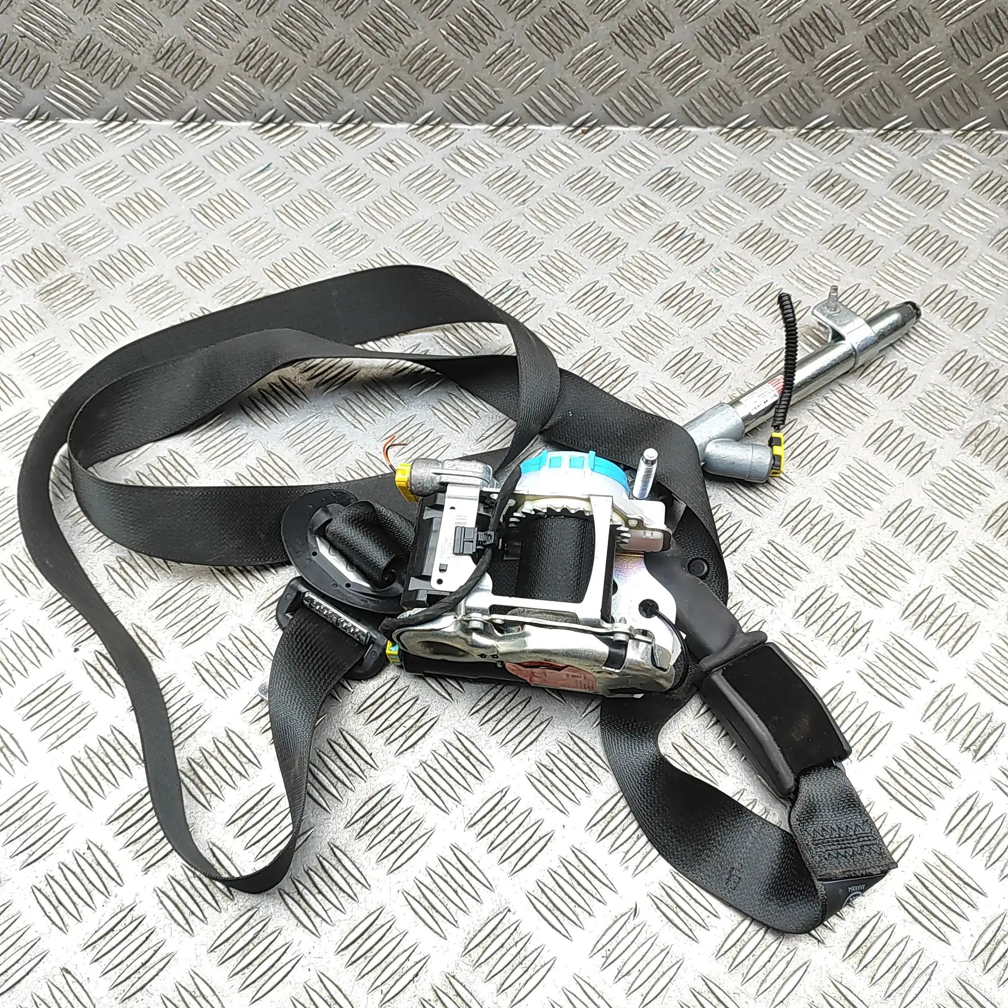 Tesla Model X Front Left Seatbelt Front Left Seatbelt — TESLA MODEL X (2013-...) ...