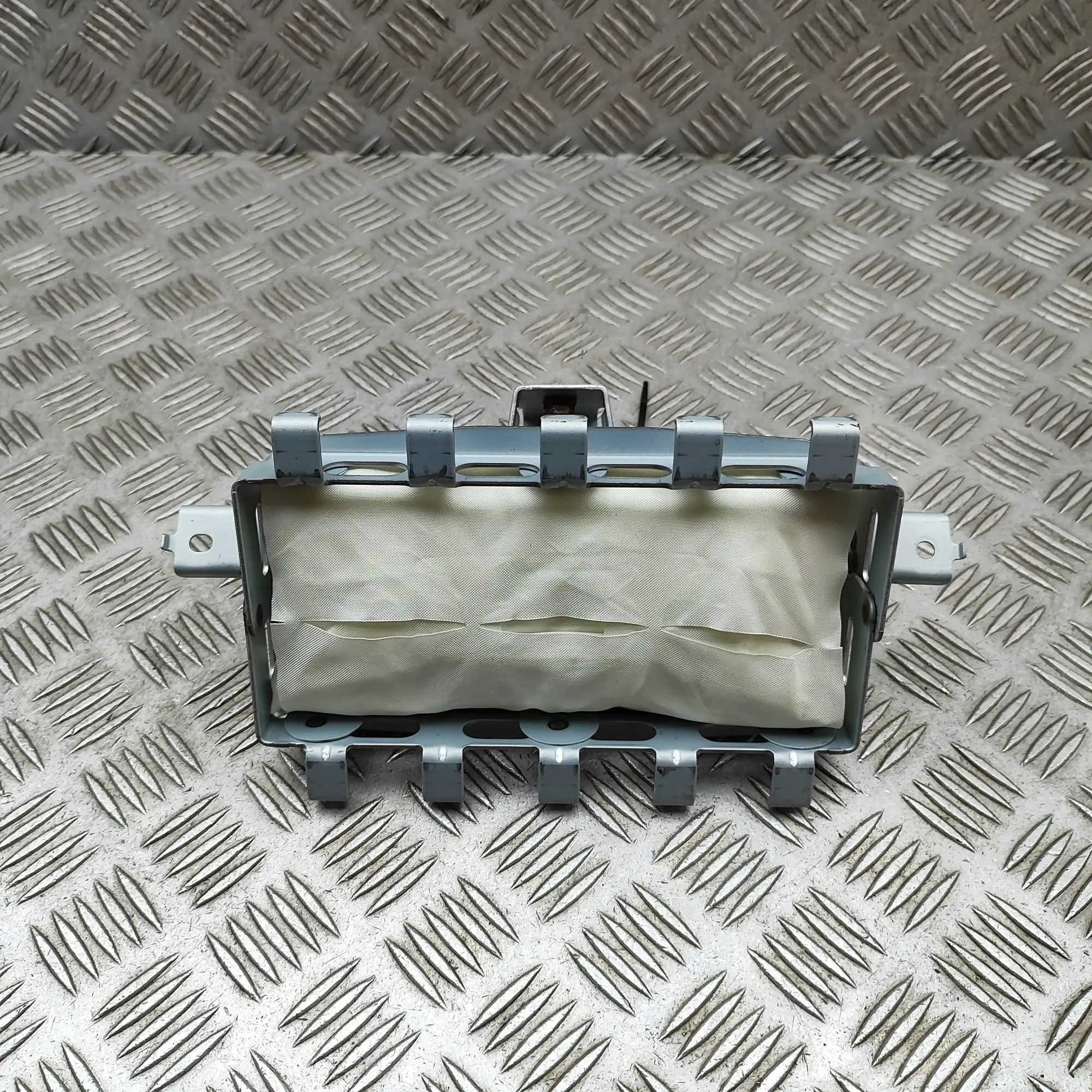 Nissan Leaf Dashboard Safety Bag SRS Dashboard Safety Bag SRS — NISSAN LEAF (ZE1) (2...