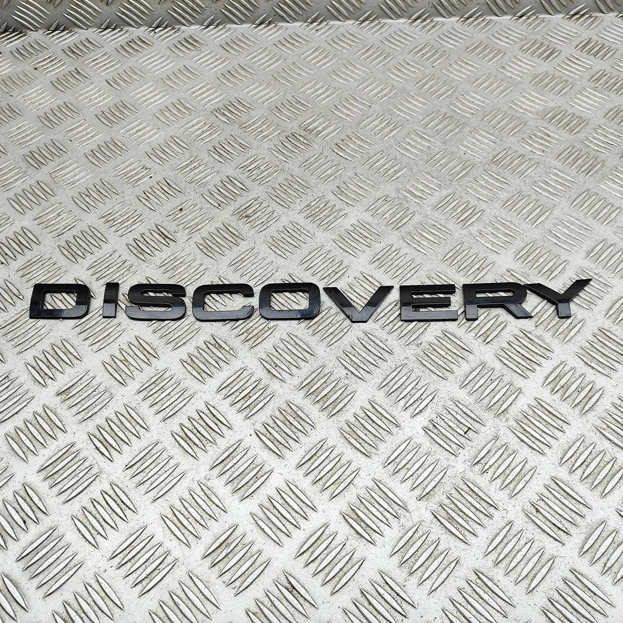 Land Rover Discovery Manufacturer emblem Manufacturer emblem — LAND ROVER DISCOVERY (V L...