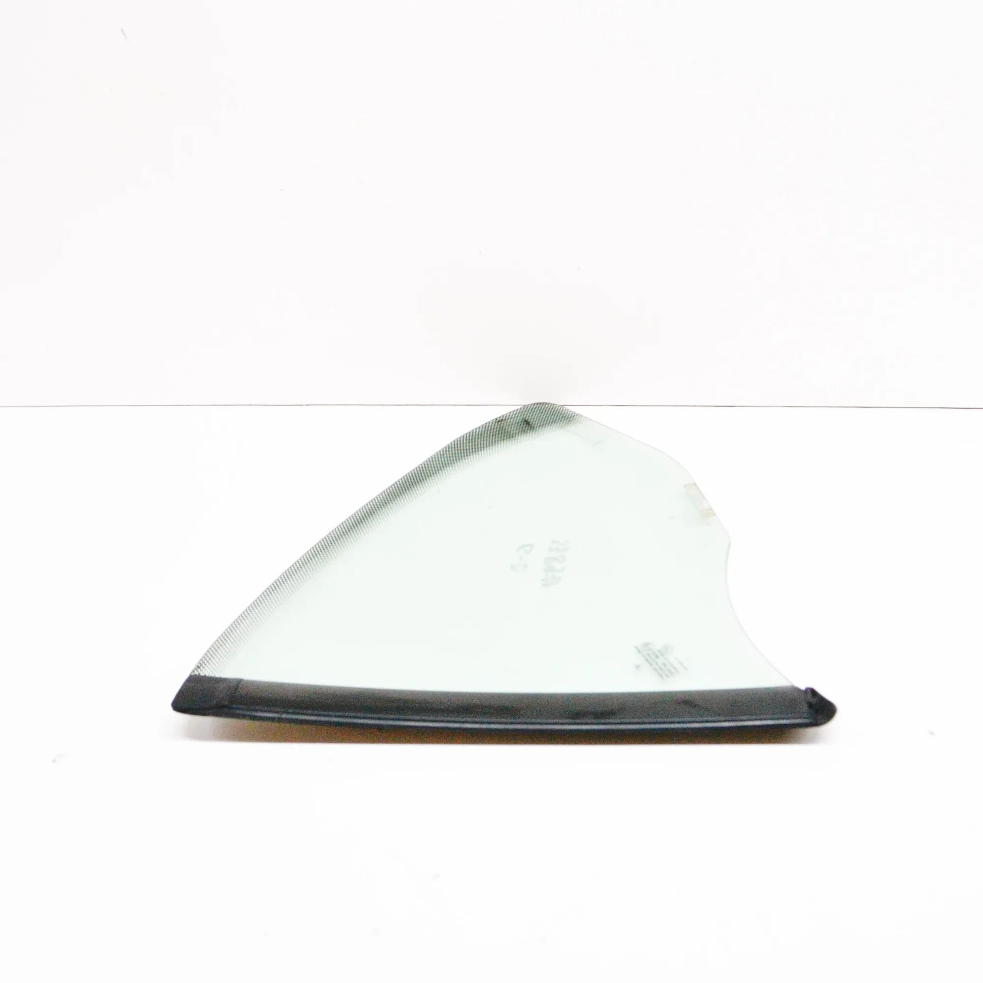 Porsche 911 (997) Rear Right Quarter Window Rear Right Quarter Window — PORSCHE 911 (Cabrio...