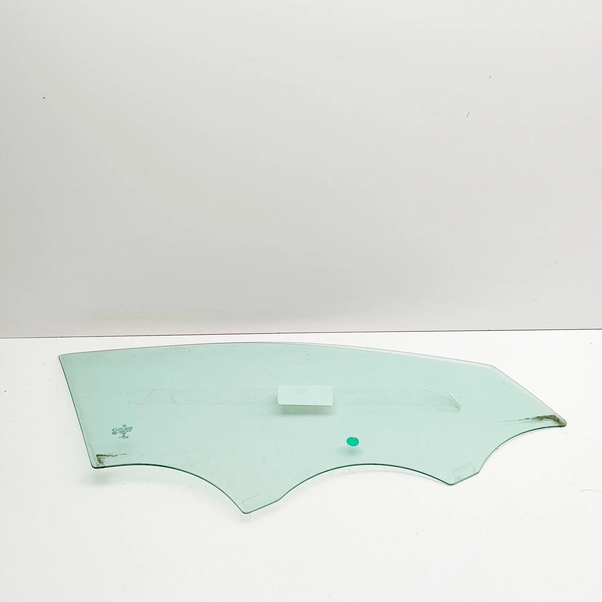 Mercedes-Benz GLA (X156) Front Right Door Window Front Right Door Window — MERCEDES BENZ GLA (X1...