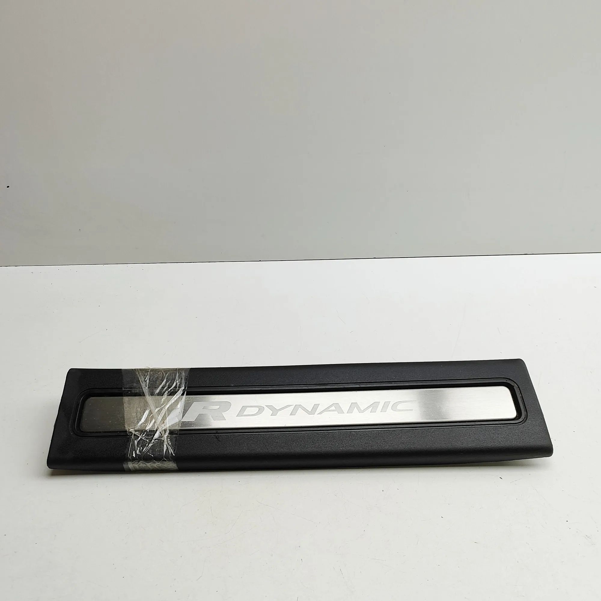 Land Rover Discovery Sill trim — front left Sill trim — front left — LAND ROVER DISCOVERY (...