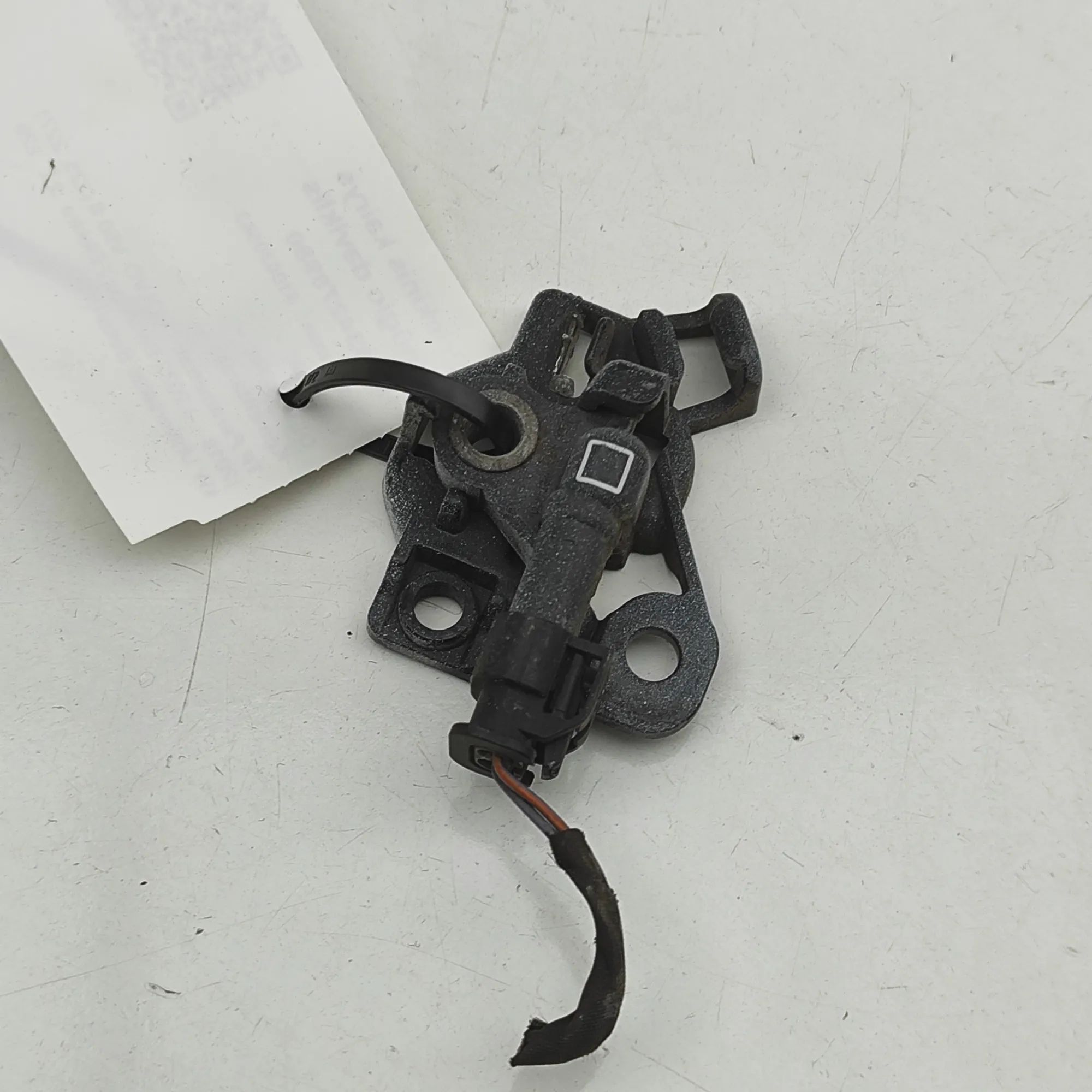 Volvo V60 Impact sensor — front left Impact sensor — front left — VOLVO V60 (II 225,...