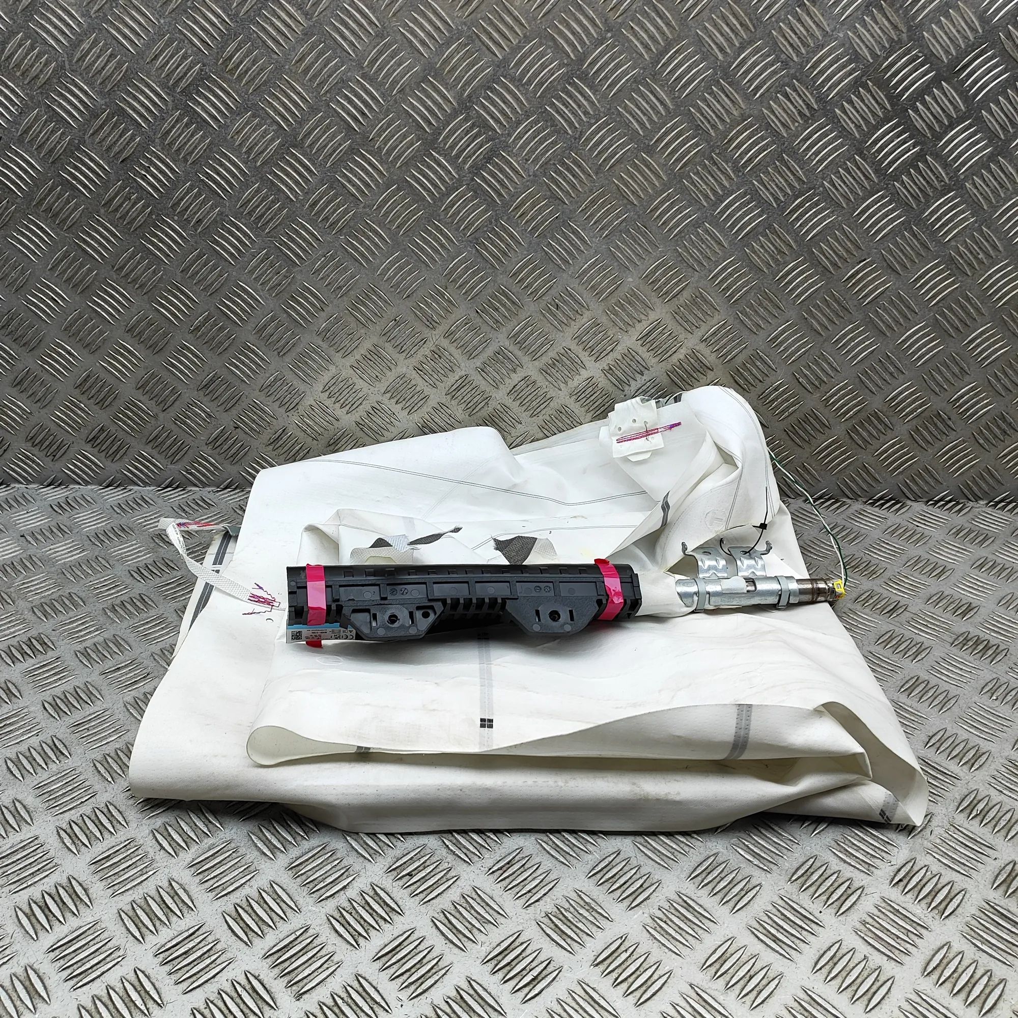 Kia Sportage Right Side Roof Safety Curtain SRS Right Side Roof Safety Curtain SRS — KIA SPORTA...
