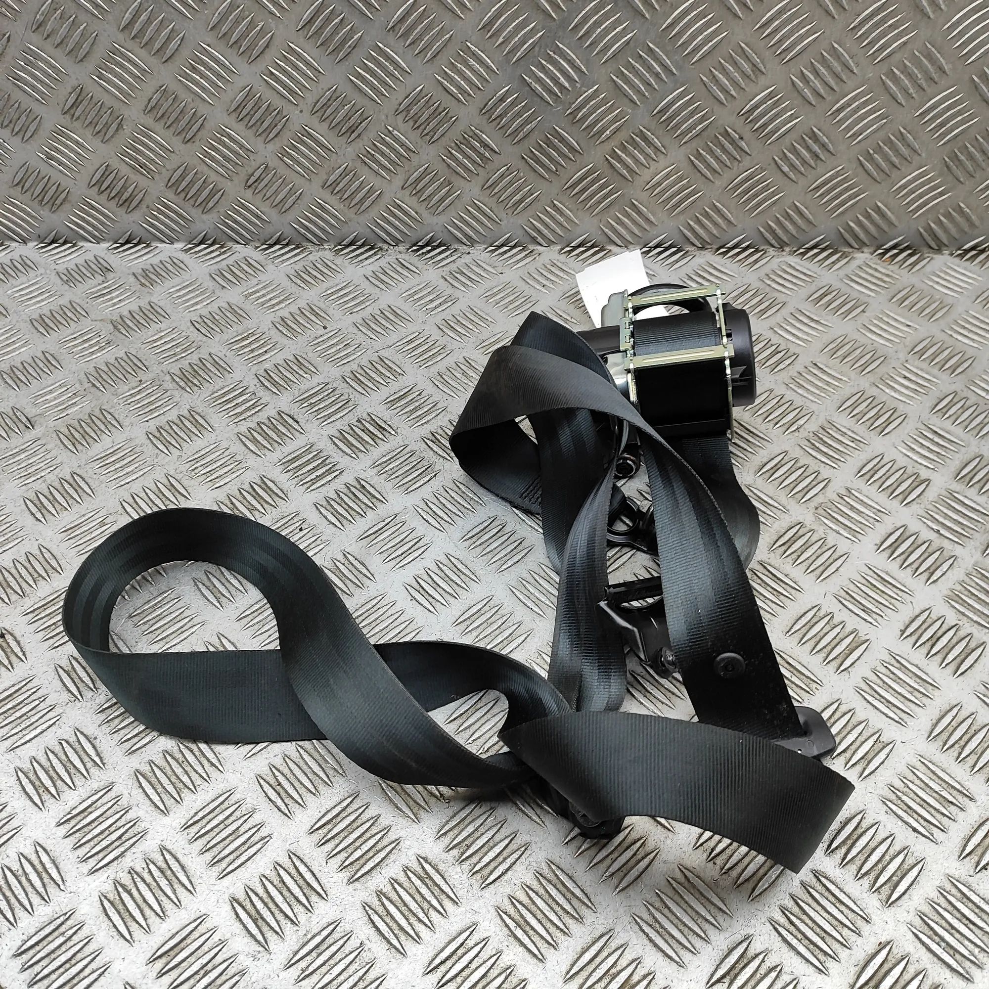 Volvo XC40 / EX40 Front Left Seatbelt Front Left Seatbelt — VOLVO XC40 (536) (2017-.....