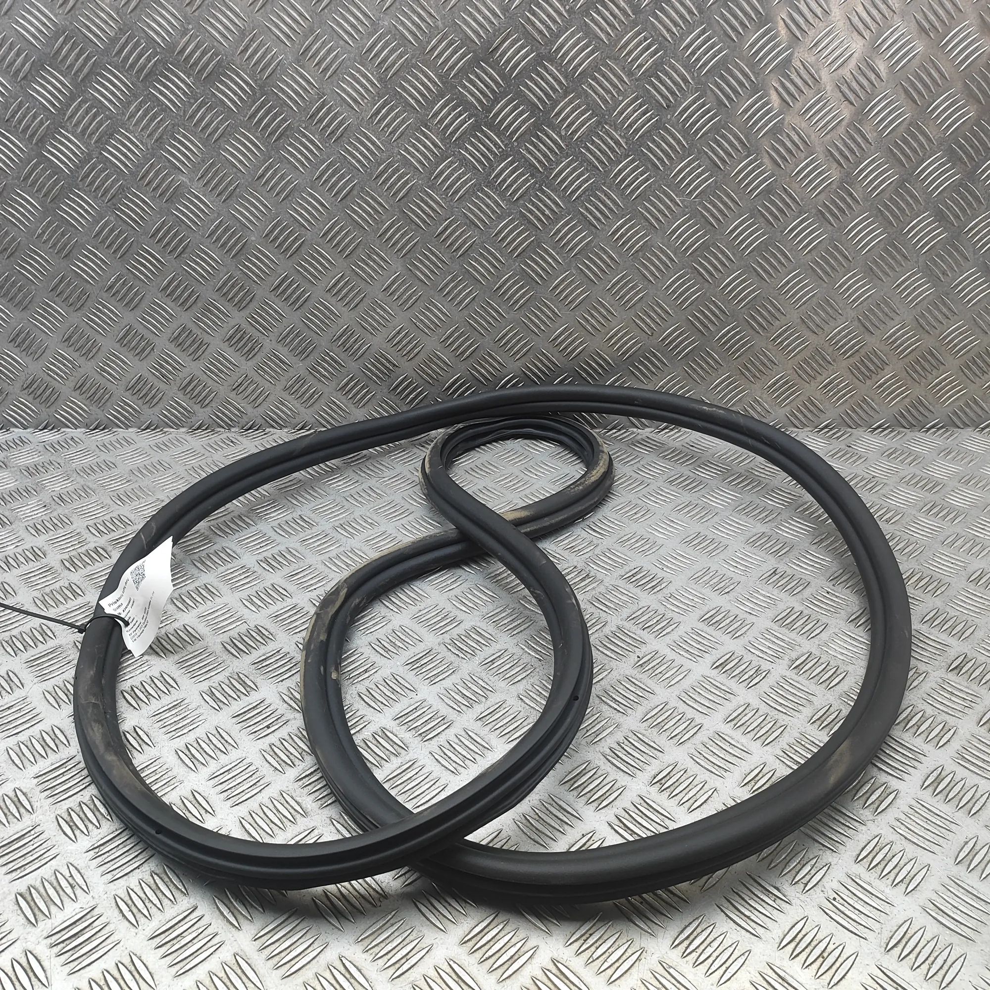 BMW 6 GT (G32) Door rubber seal — front left Door rubber seal — front left — BMW X6G06 (2019...