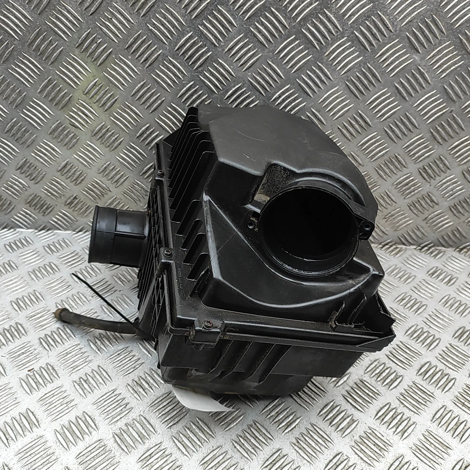 Nissan NV400 / Interstar Air filter box  Air Filter Box — NISSAN NV400 (Van) (2011-...) ...