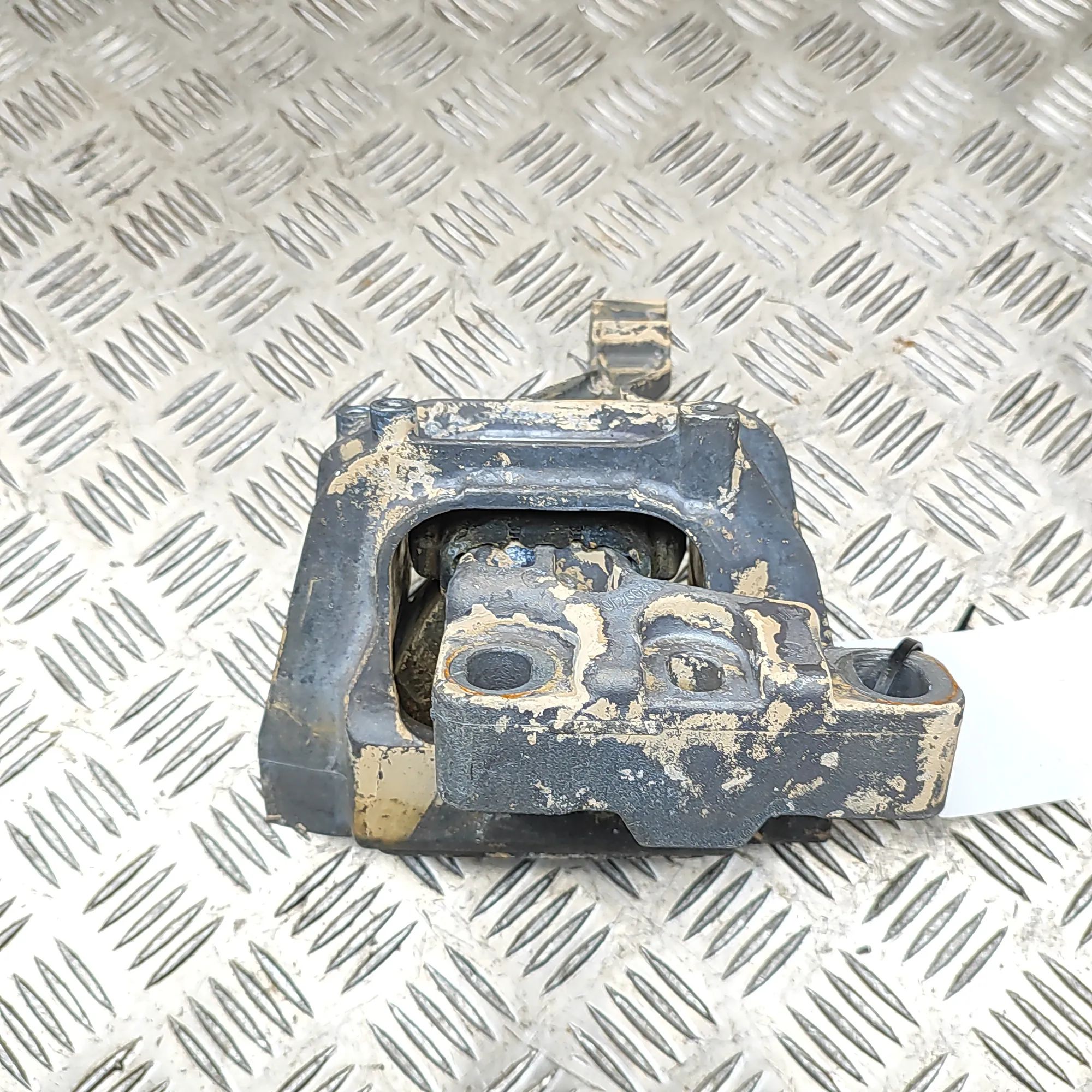 Audi Q3 (F3) Right Side Engine Mount Right Side Engine Mount — AUDI Q3 (F3) (2018-.....