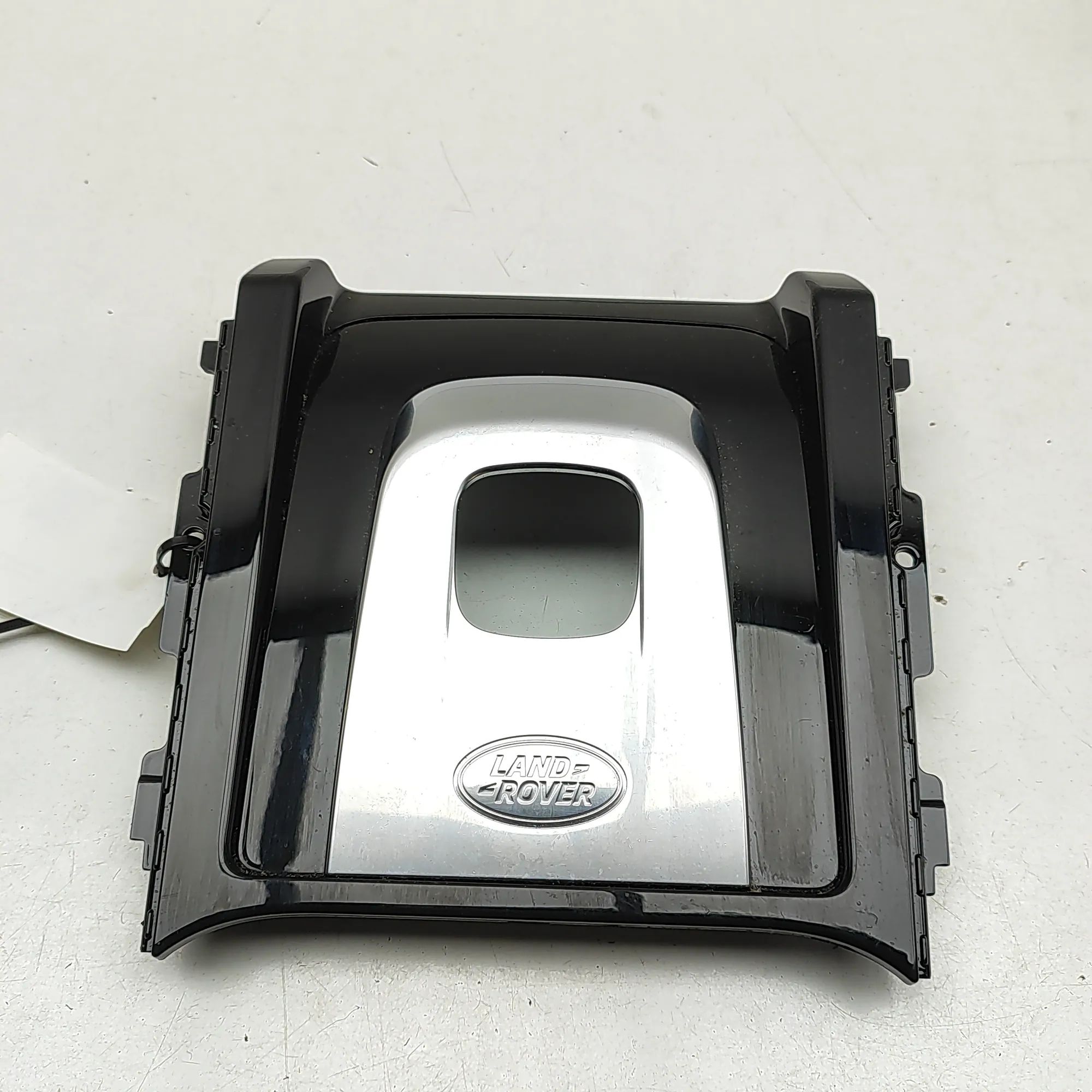 Land Rover Discovery Sport Gear Shifting Level Plastic Trim Gear Shifting Level Plastic Trim — LAND ROVER D...