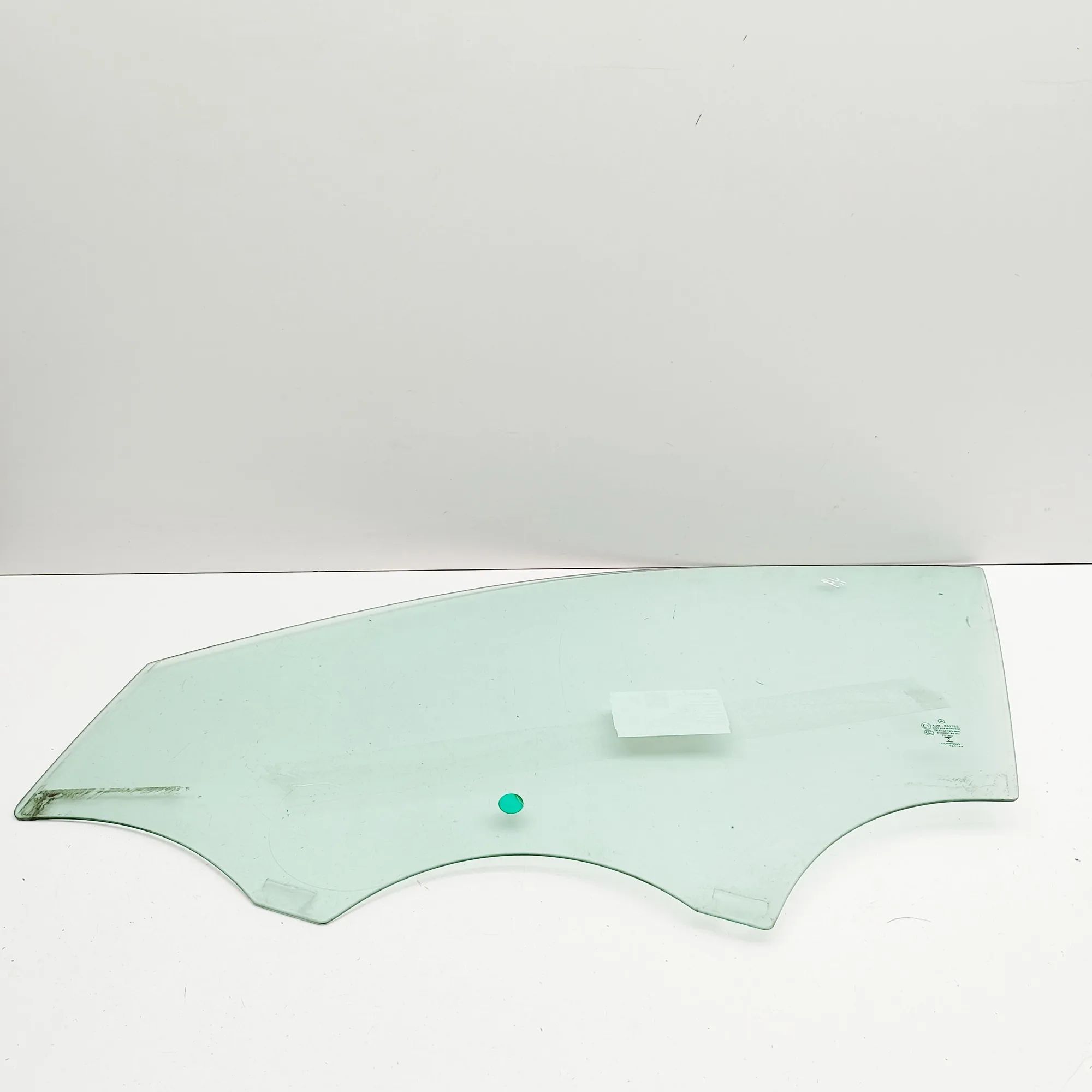 Mercedes-Benz GLA (X156) Front Left Door Window Front Left Door Window — MERCEDES BENZ GLA (X15...