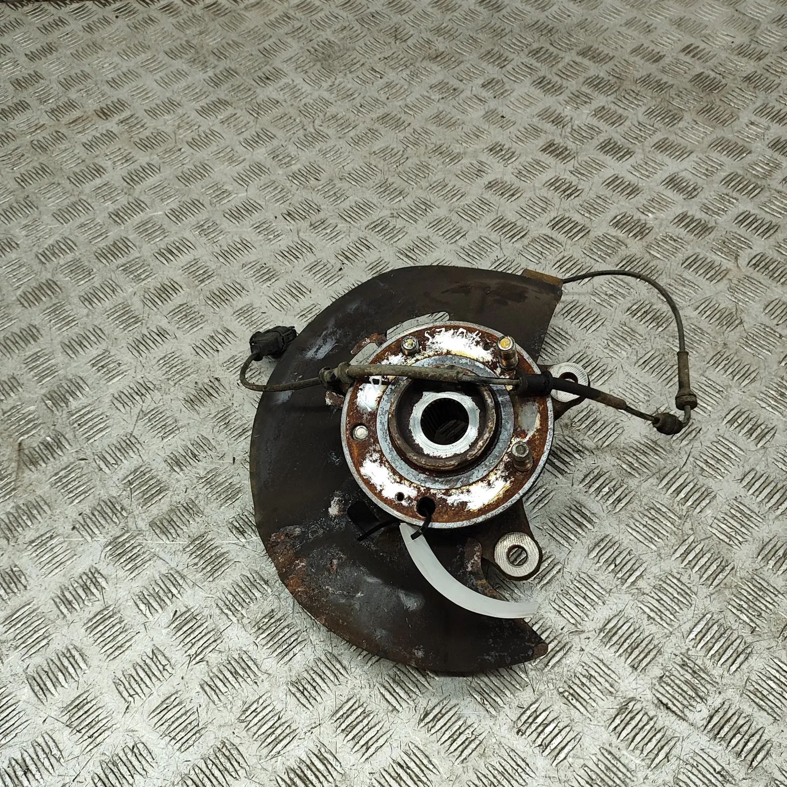 Hyundai Tucson Front Right Wheel Hub Front Right Wheel Hub — HYUNDAI TUCSON (TL, TLE...