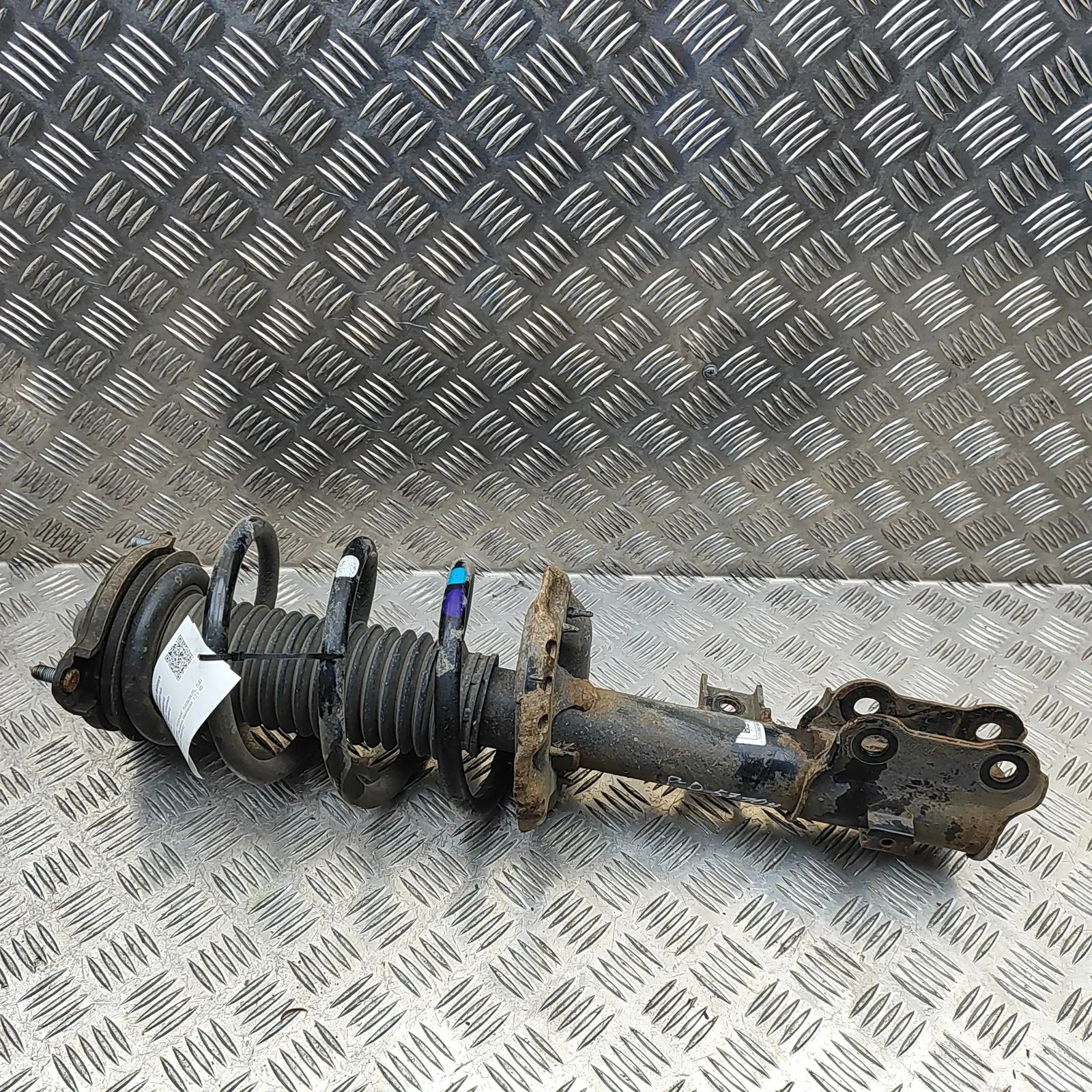 Hyundai Tucson Shock absorber — front right Shock absorber — front right — HYUNDAI TUCSON (...