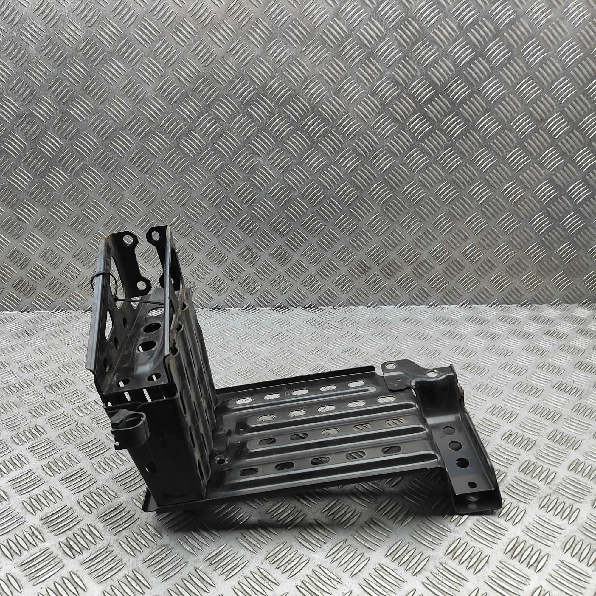 Mitsubishi Outlander Battery tray Battery tray — MITSUBISHI OUTLANDER (III GG_W, ...