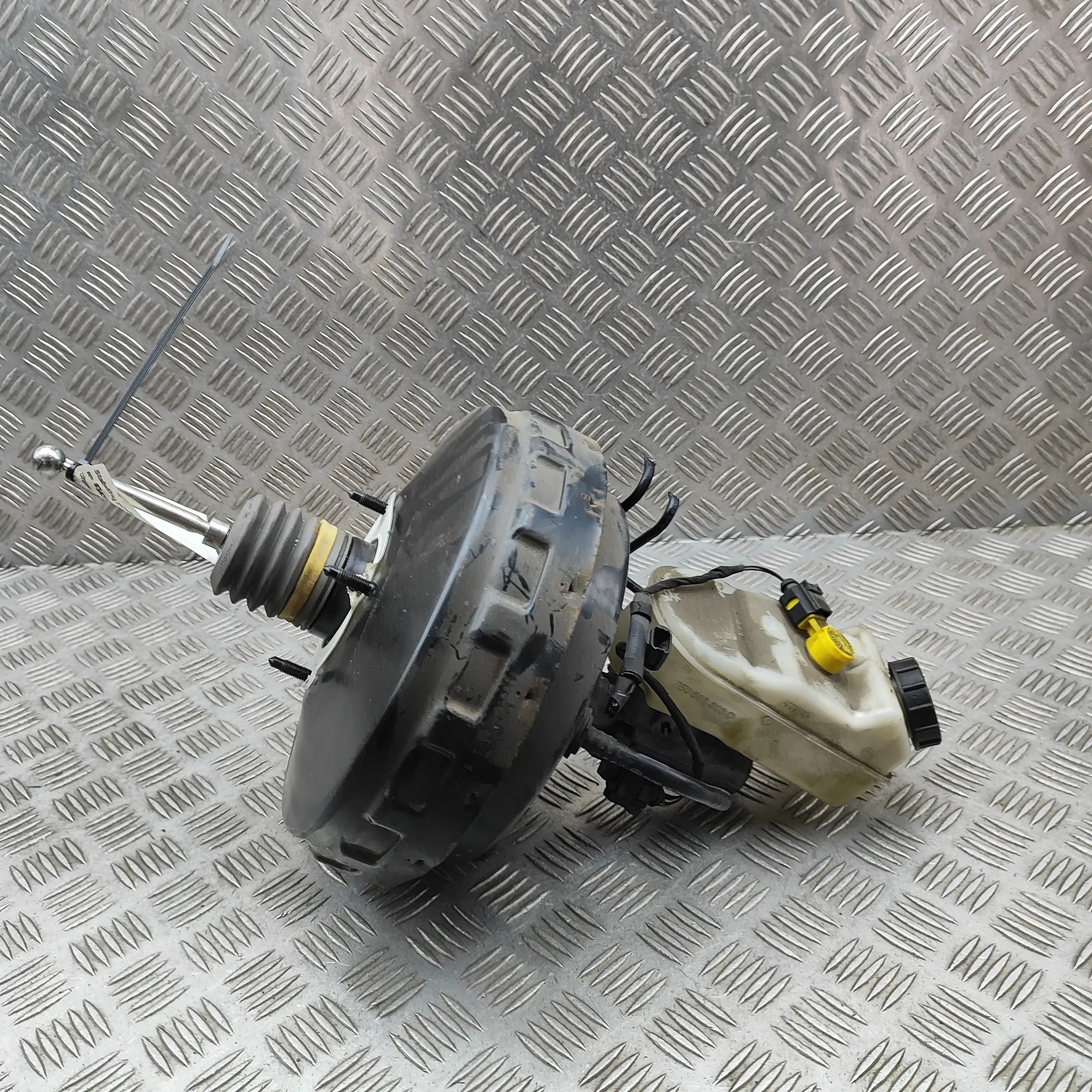 Volkswagen Transporter (T6, Caravelle, Multivan) Brake Servo Booster Brake Servo Booster — VW TRANSPORTER (VI T6 Min...