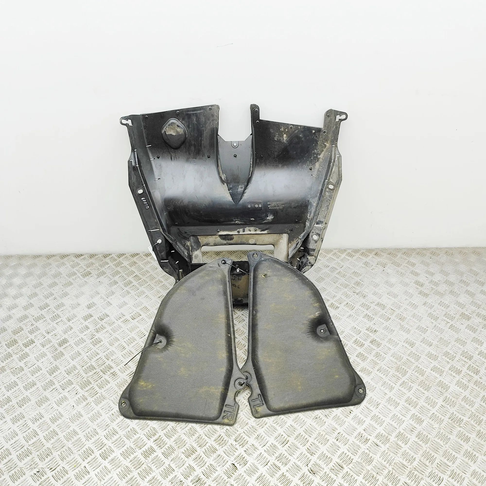 Subaru Outback Air intake duct part