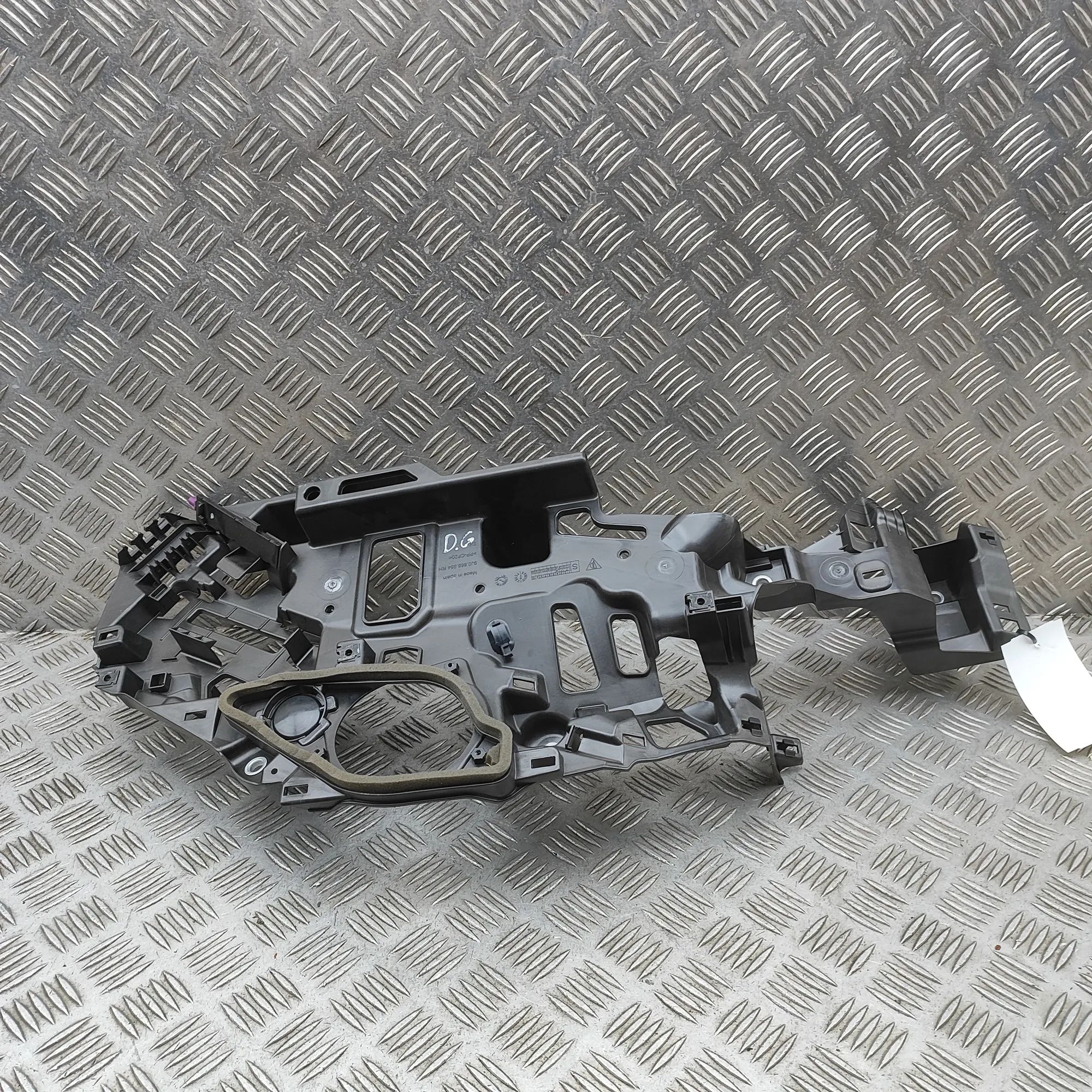 Porsche Taycan Rear Right Bumper Bracket