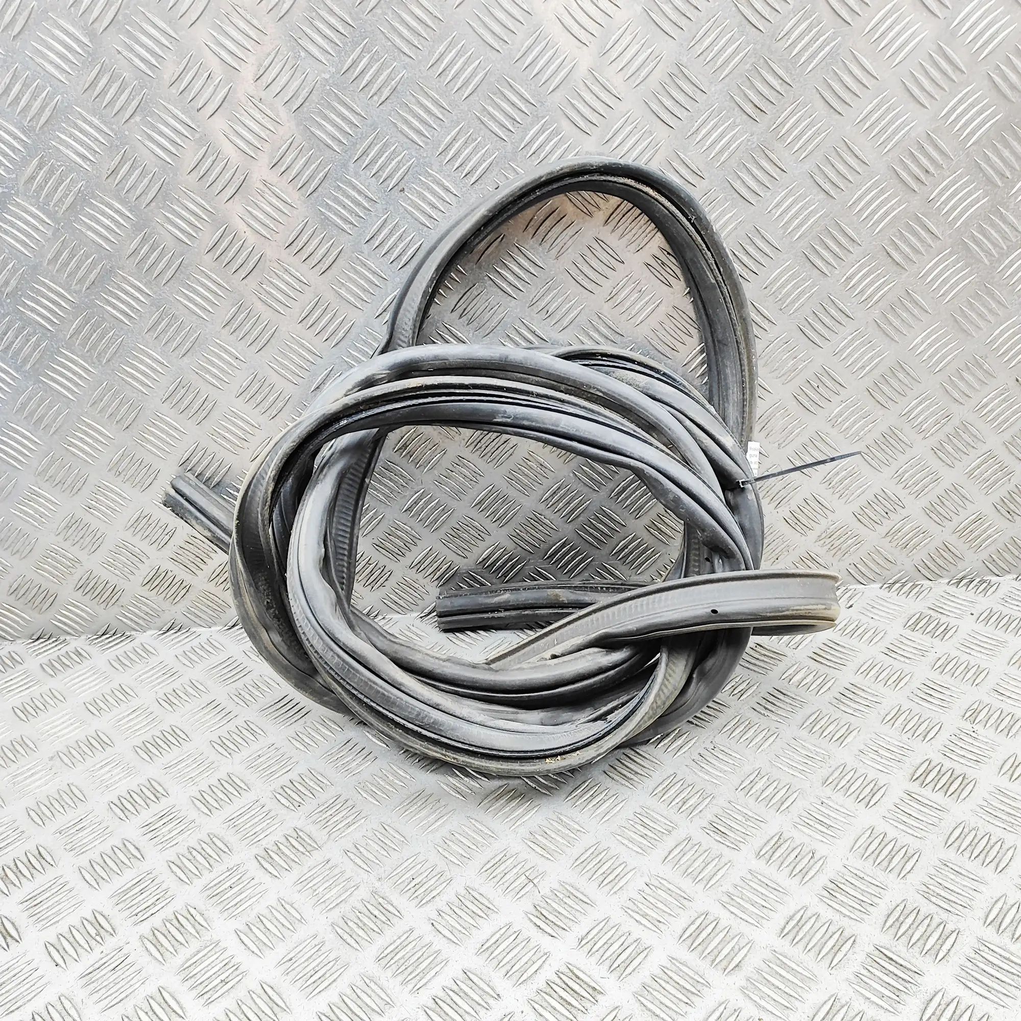 Volkswagen Transporter (T6, Caravelle, Multivan) Door rubber seal — front right Door rubber seal — front right — VW TRANSPORTER...