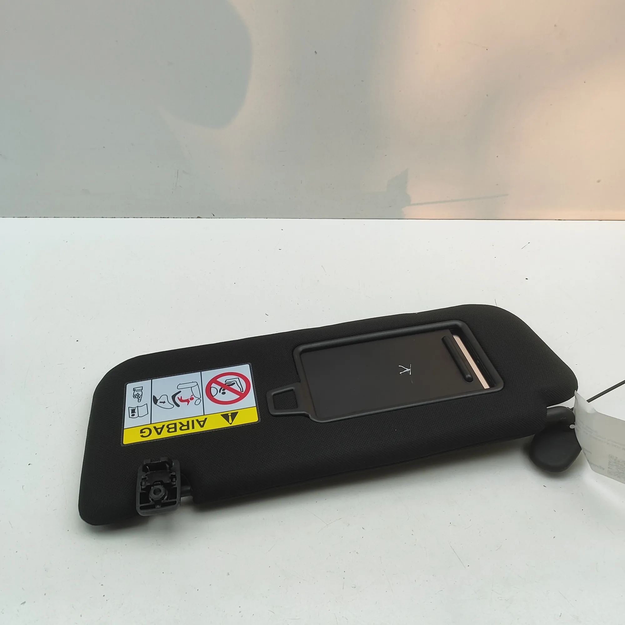 Kia Sorento Left Side Sun Visor Left Side Sun Visor — KIA SORENTO (IV MQ4, MQ4A...