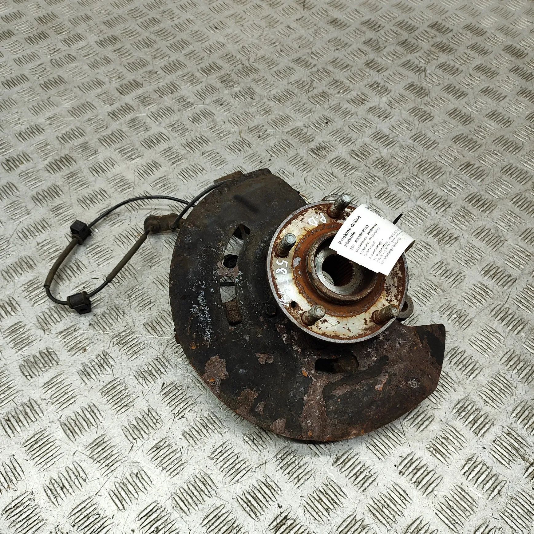 Hyundai Tucson Front Right Wheel Hub Front Right Wheel Hub — HYUNDAI TUCSON (TL, TLE...