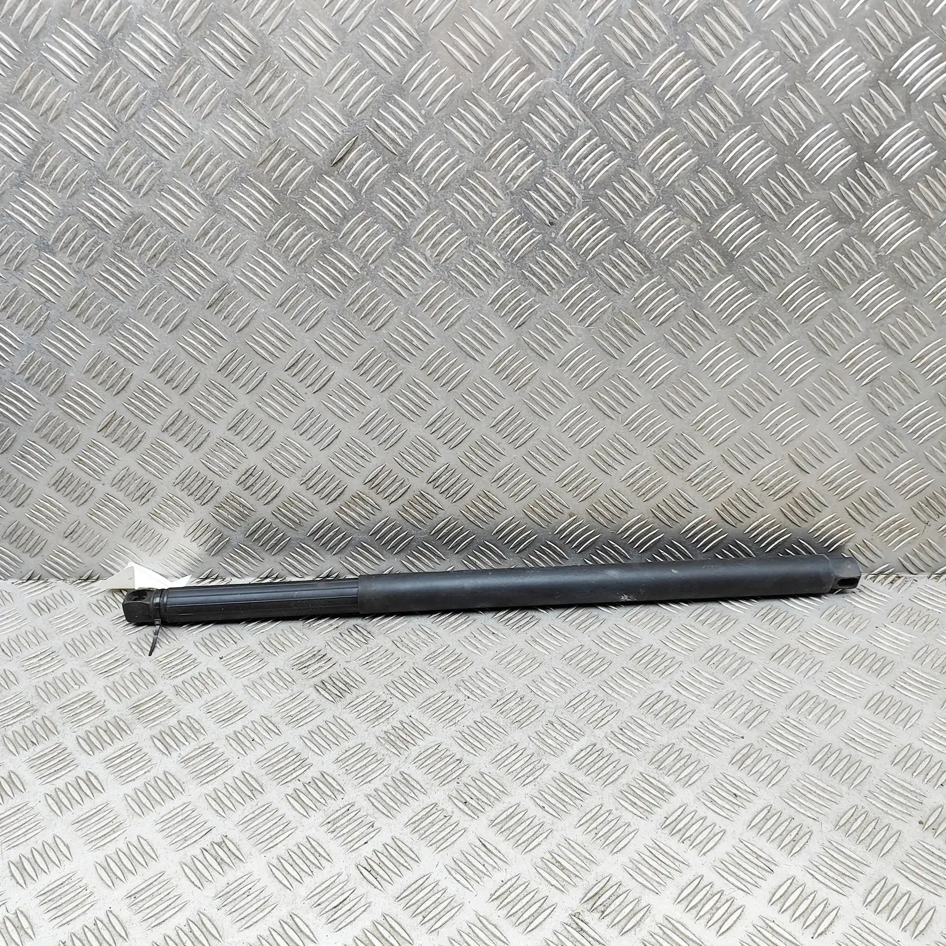 Cadillac Escalade Right Side Tailgate Gas Strut Right Side Tailgate Gas Strut — CADILLAC ESCALA...