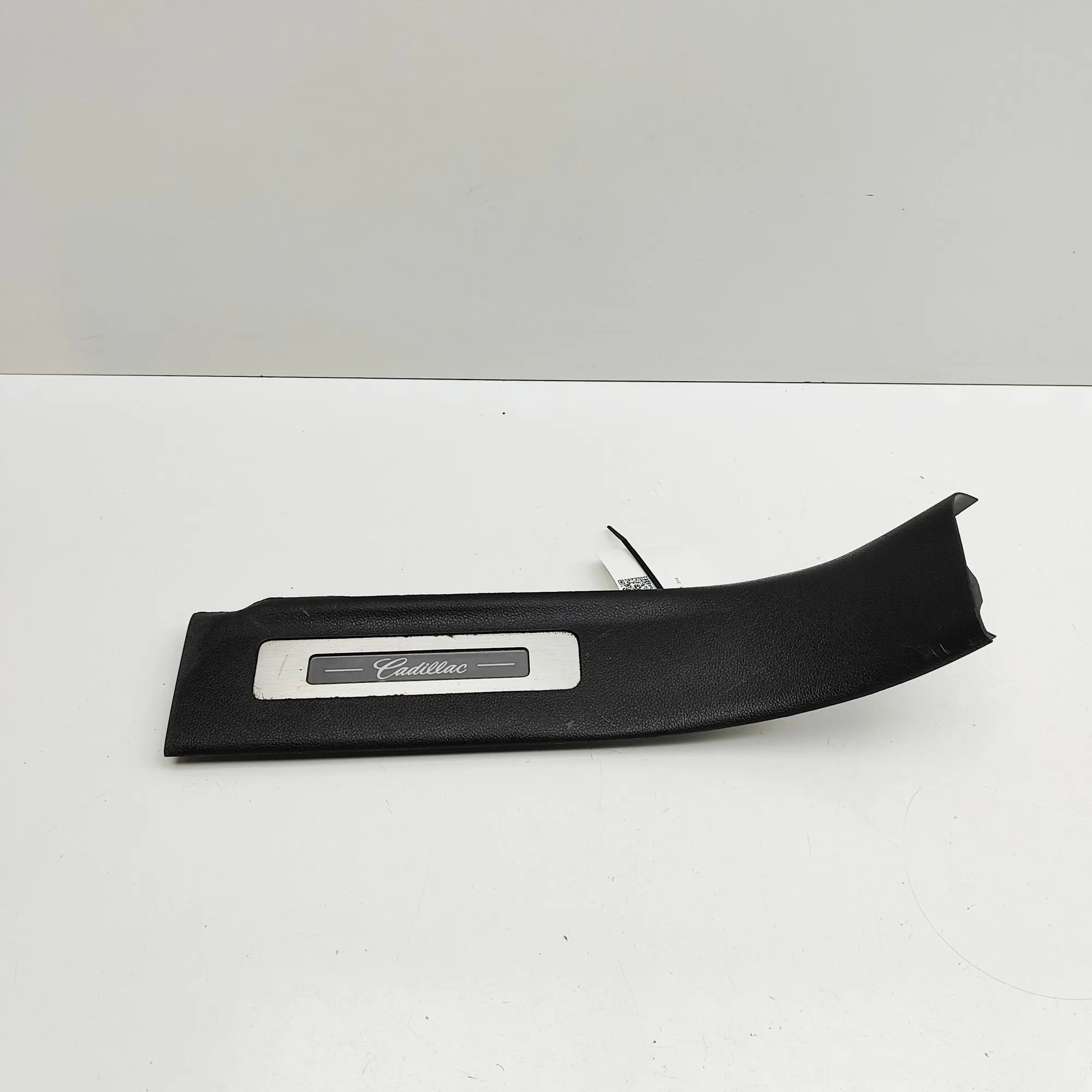 Cadillac Escalade Sill trim — rear left Sill trim — rear left — CADILLAC ESCALADE (2014...