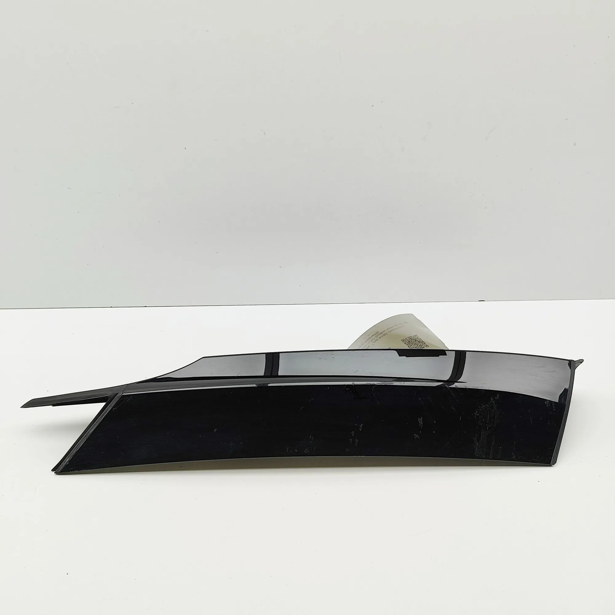 Land Rover Discovery Rear Left Pillar Trim Rear Left Pillar Trim — LAND ROVER DISCOVERY (V...