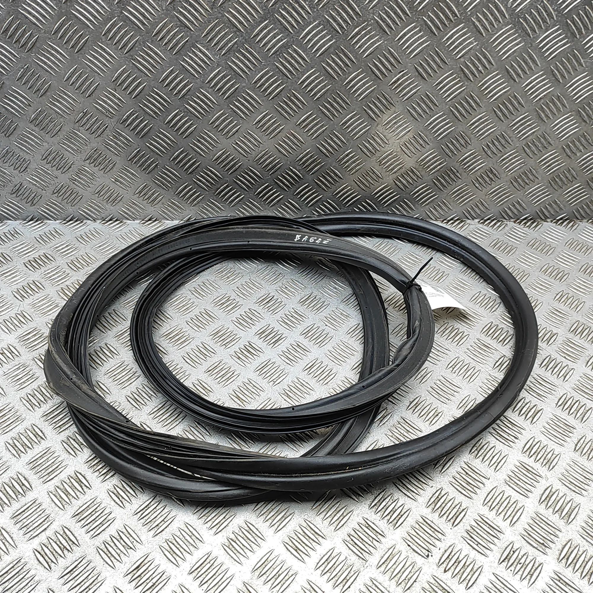 Hyundai Kona Tailgate rubber seal Tailgate rubber seal — HYUNDAI KONA (SX2) (2023...