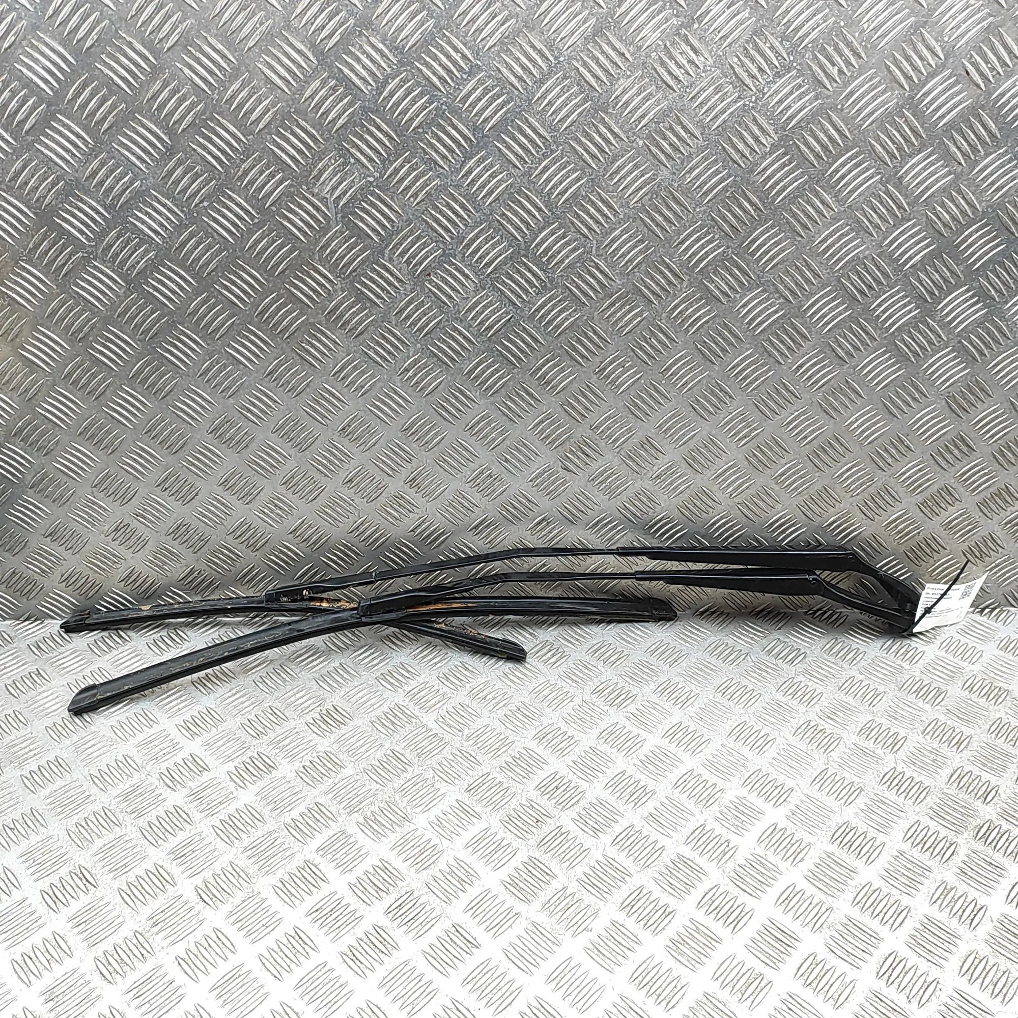 Audi Q3 (F3) Front Wiper Arms Front Wiper Arms — AUDI Q3 (F3) (2018-...) — 83...