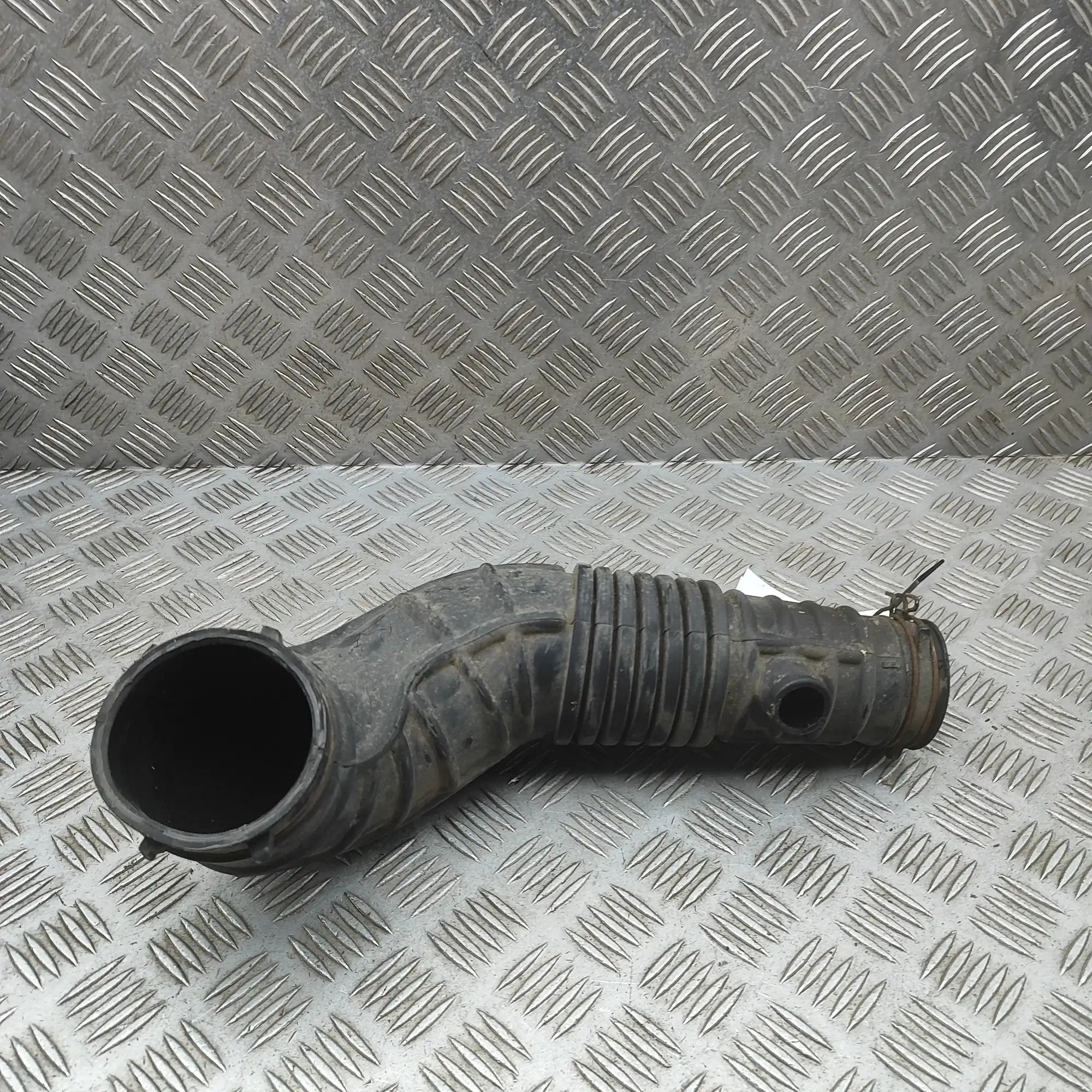 Ssangyong Rexton Air Intake Tube Air Intake Tube — SSANGYONG REXTON (W) (2012-.....