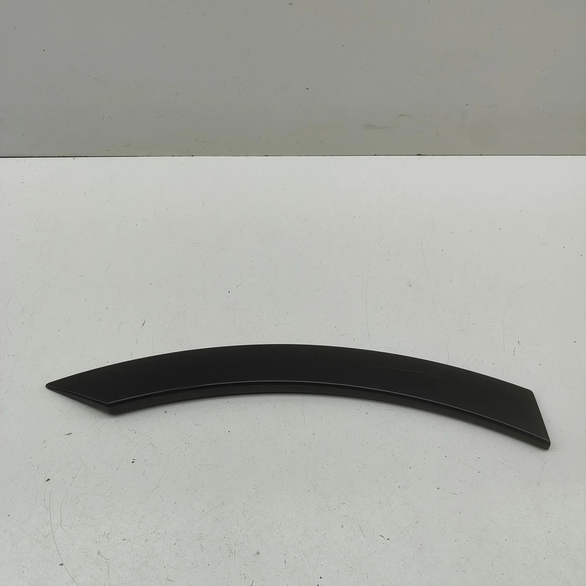 Land Rover Range Rover Sport (L494) Wheel arch trim — rear right Wheel arch trim — rear right — LAND ROVER RANGE...