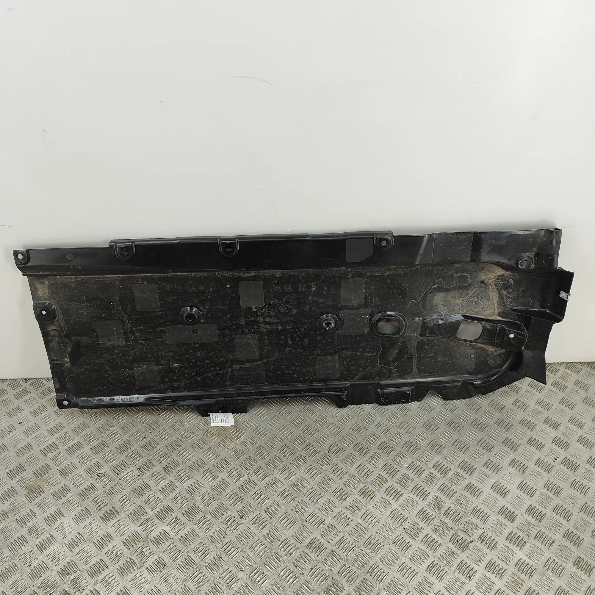 Mazda 3 (BP) Underbody cover — left Underbody cover — left — MAZDA 3 (Hatchback BP)...