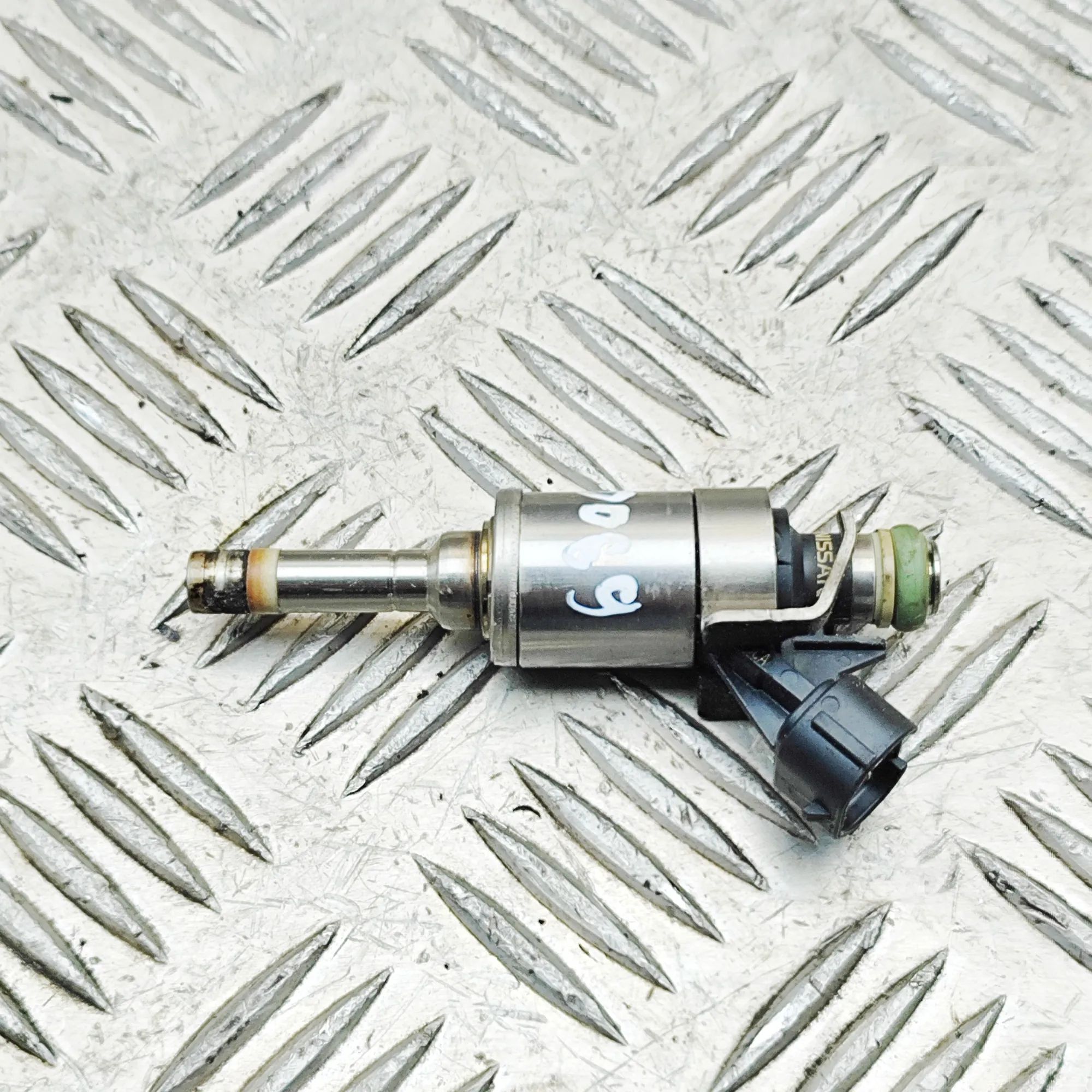 Infiniti Q50 Fuel Injector Fuel injector — INFINITI Q50 (2013-...) — 02615...