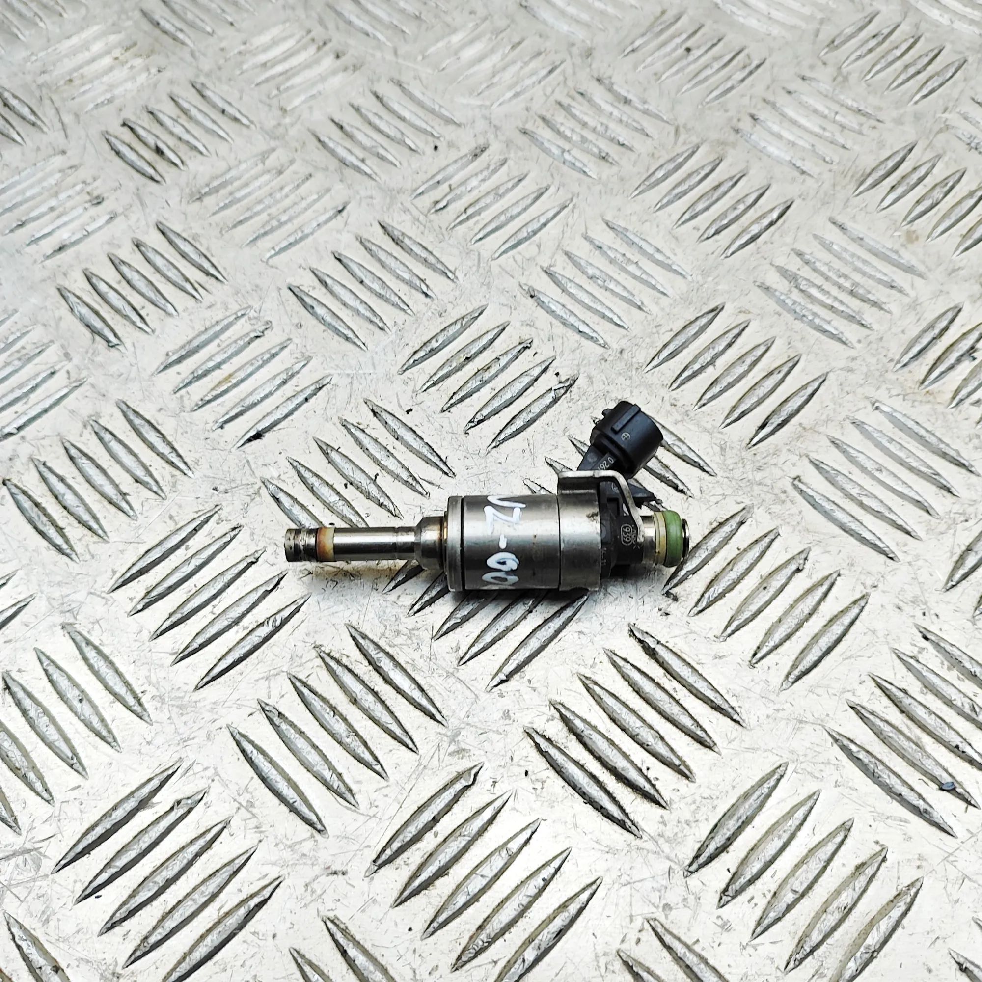 Infiniti Q50 Fuel Injector Fuel injector — INFINITI Q50 (2013-...) — 16600...