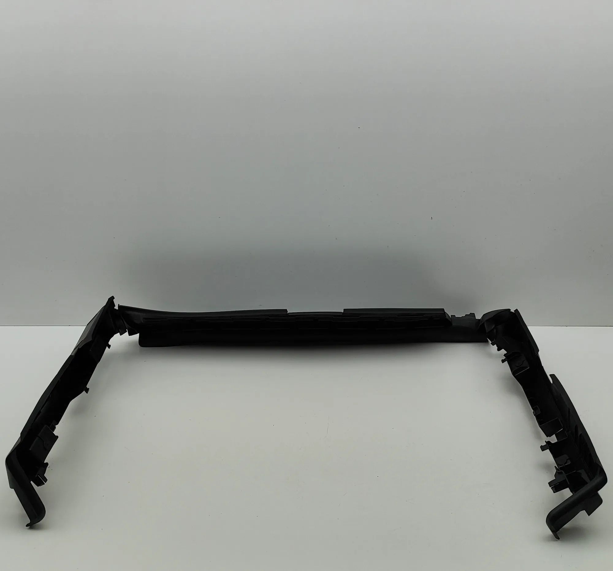 Mercedes-Benz GLA (X156) Radiator Air Guide Duct Radiator Air Guide Duct — MERCEDES BENZ GLA (H2...
