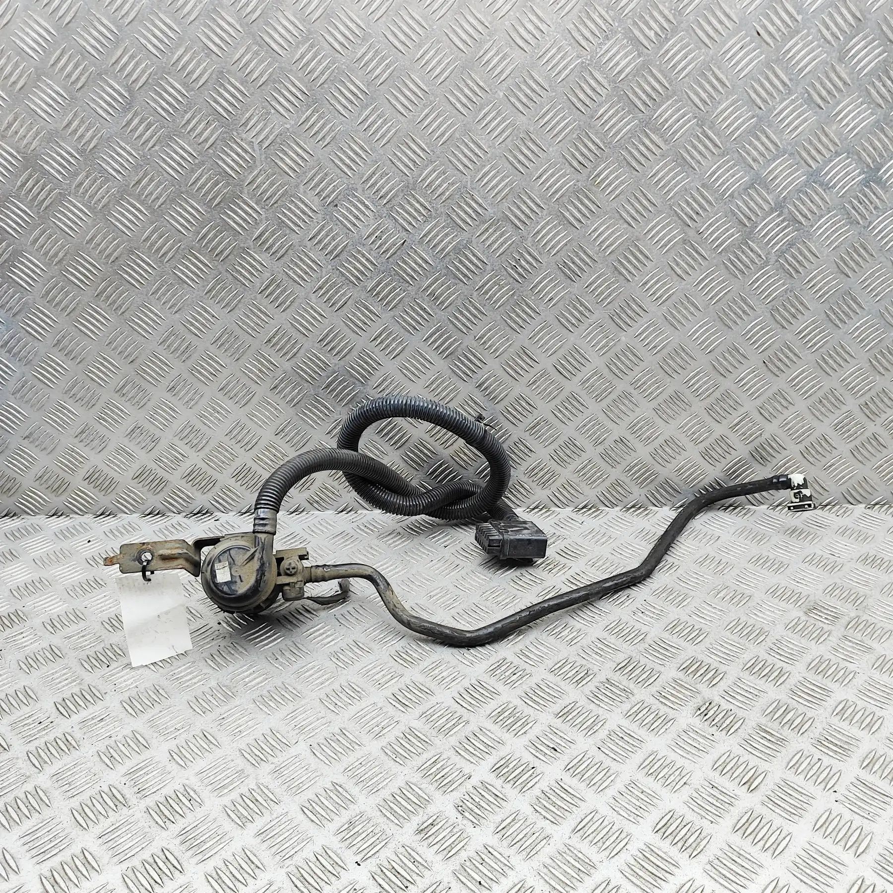 Cadillac Escalade Solenoid valve Solenoid Valve — CADILLAC ESCALADE (2014-...) —...