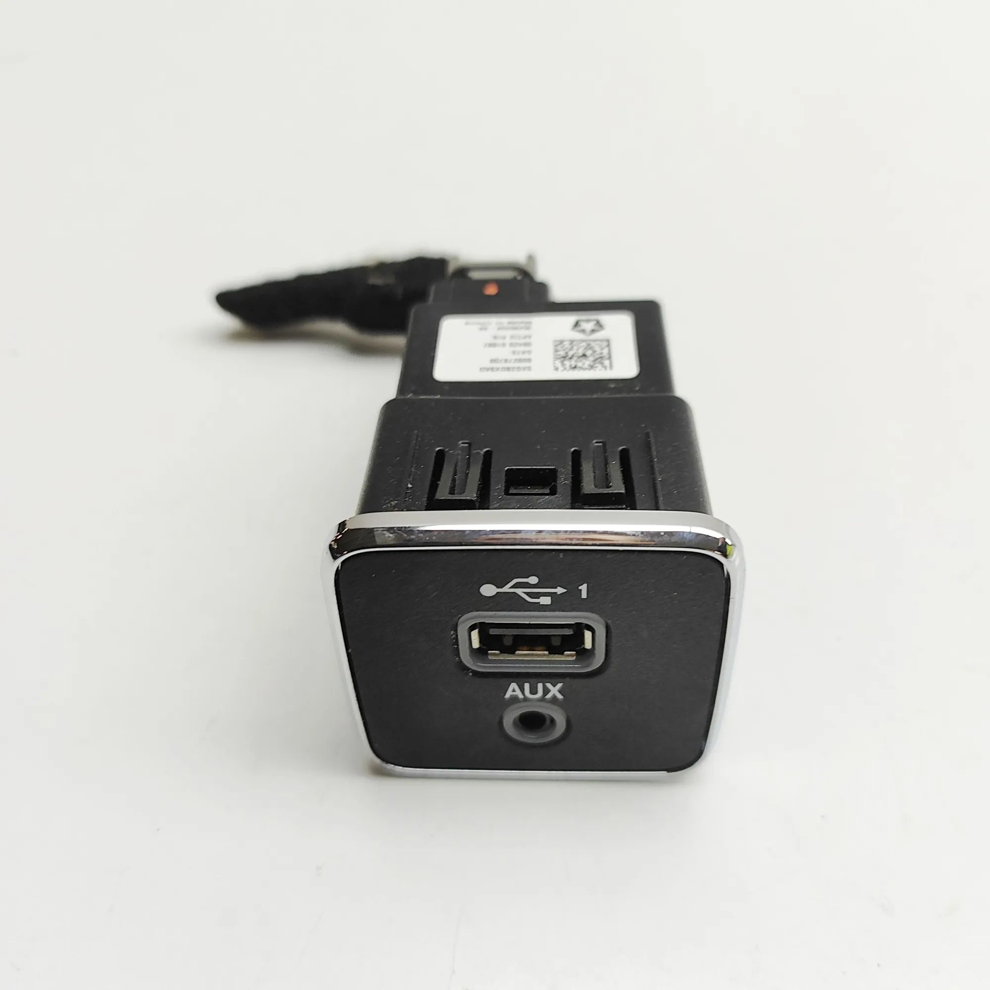 Jeep Compass USB/AUX input socket USB/AUX input socket — JEEP COMPASS (MP) (2016-...