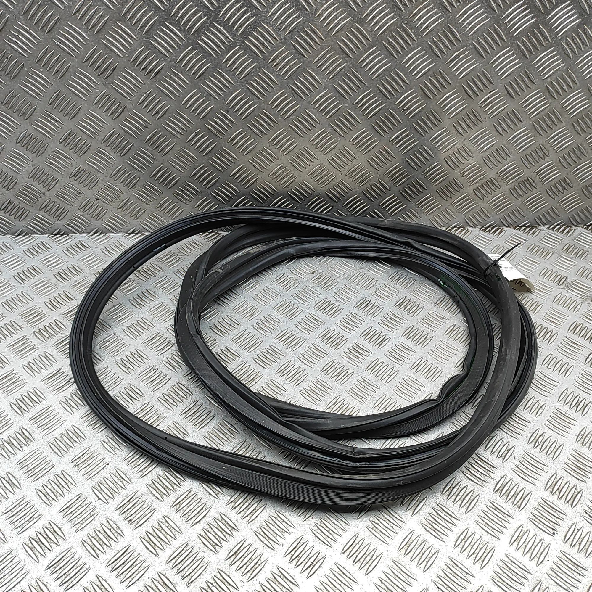 Jaguar XK Tailgate rubber seal Tailgate rubber seal — JAGUAR XK (Coupe X150) (...