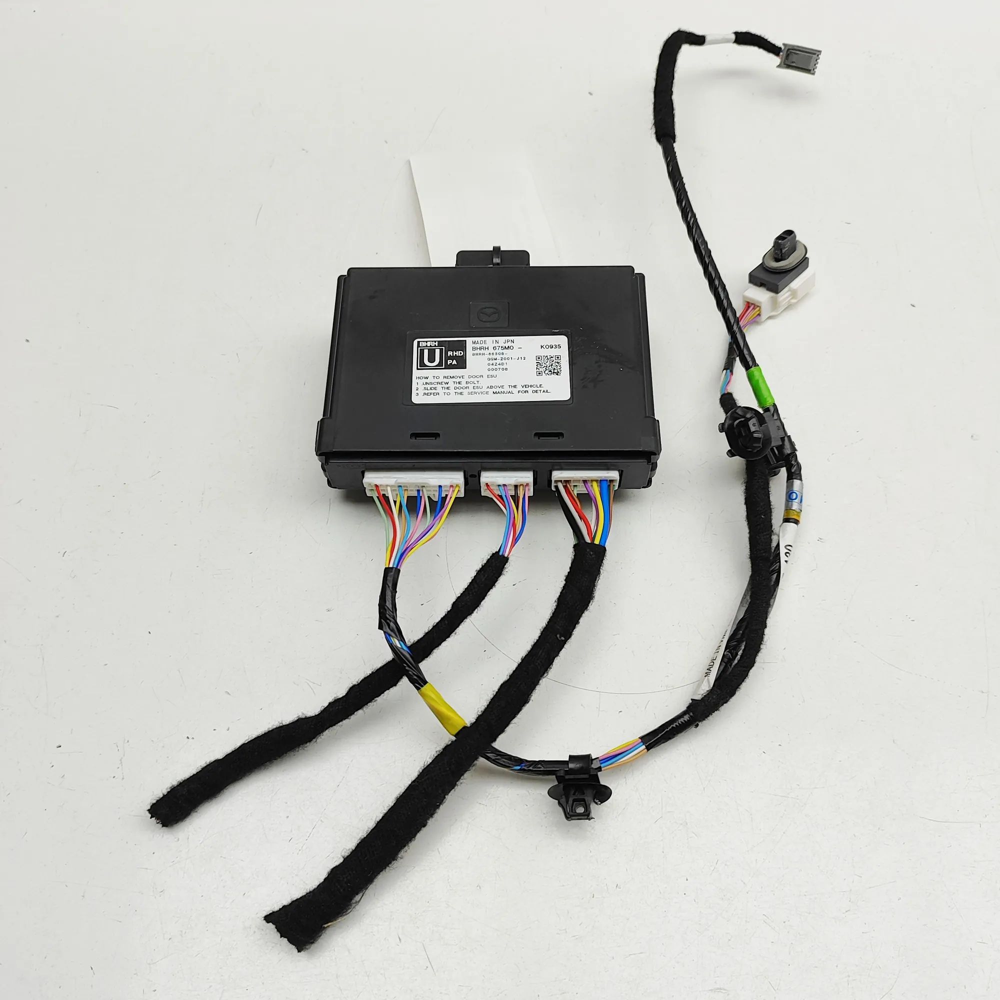 Mazda 3 (BP) Door control unit — front left Door control unit — front left — MAZDA 3 (Hatch...
