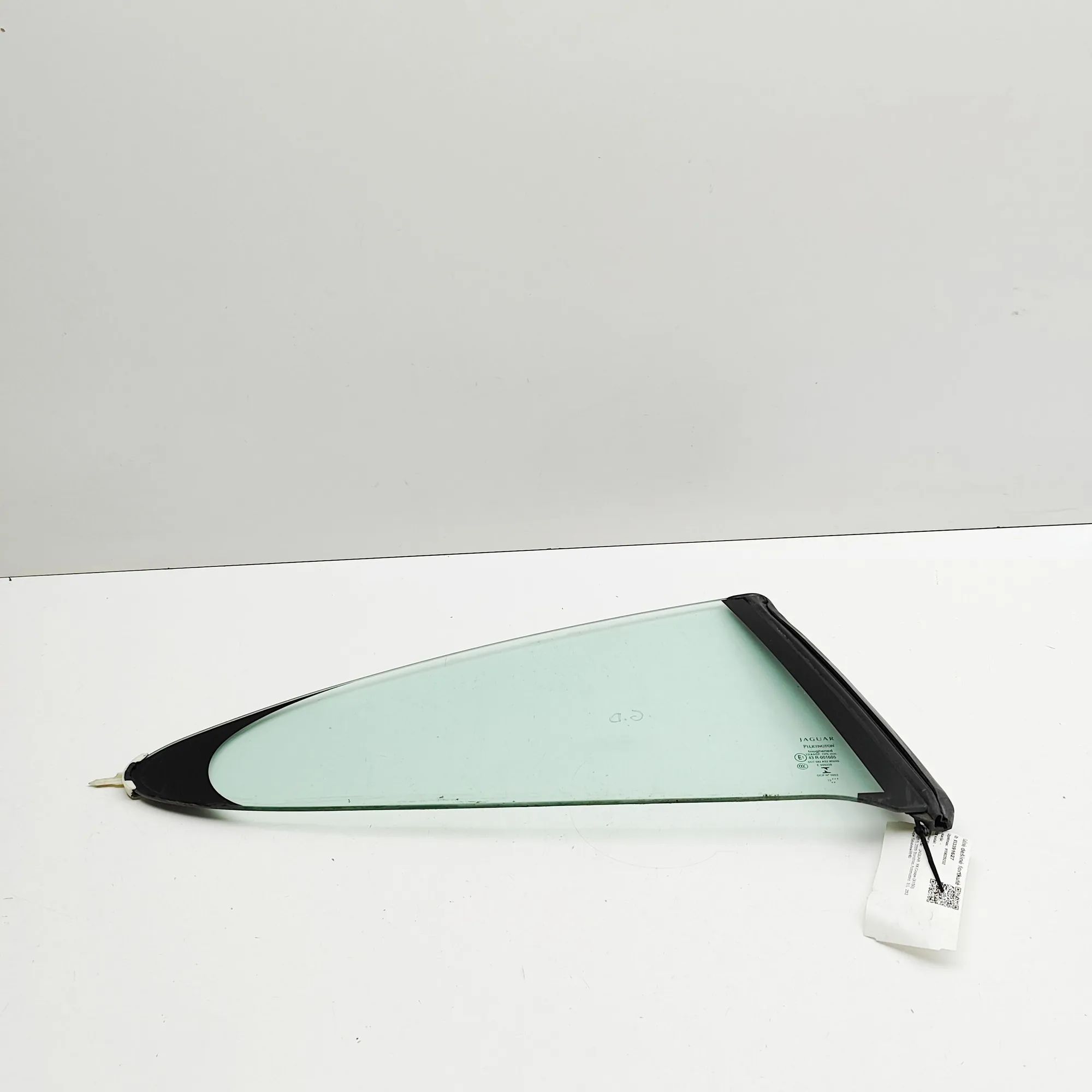 Jaguar XK Rear Right Quarter Window Rear Right Quarter Window — JAGUAR XK (Coupe X1...