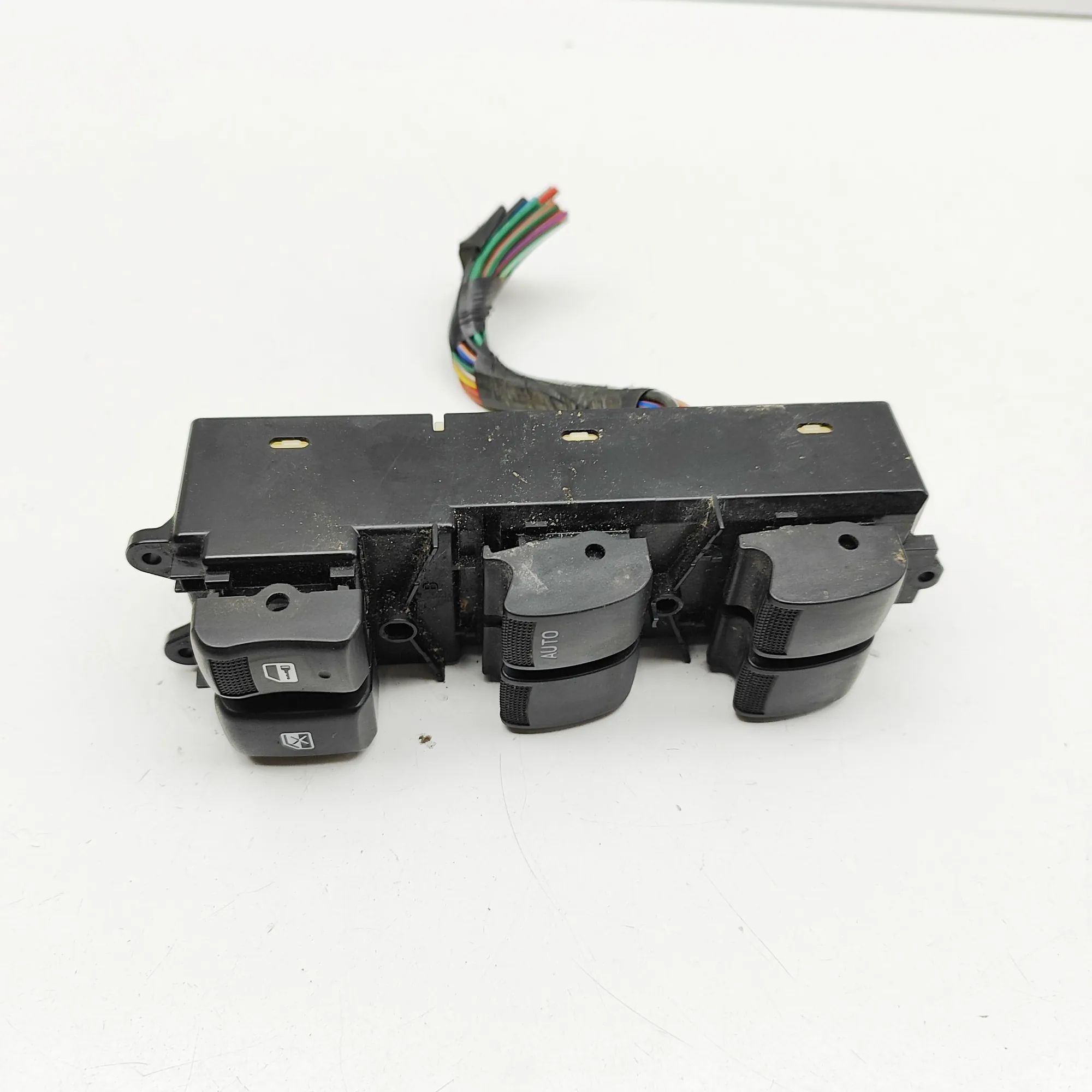 Isuzu D-Max Door window switch — front right Door window switch — front right — ISUZU D-MAX ...