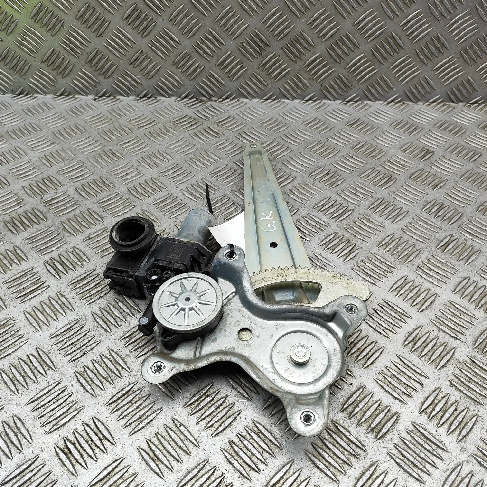 Toyota Land Cruiser 150 Rear Left Door Window Regulator Rear Left Door Window Regulator — TOYOTA LAND C...
